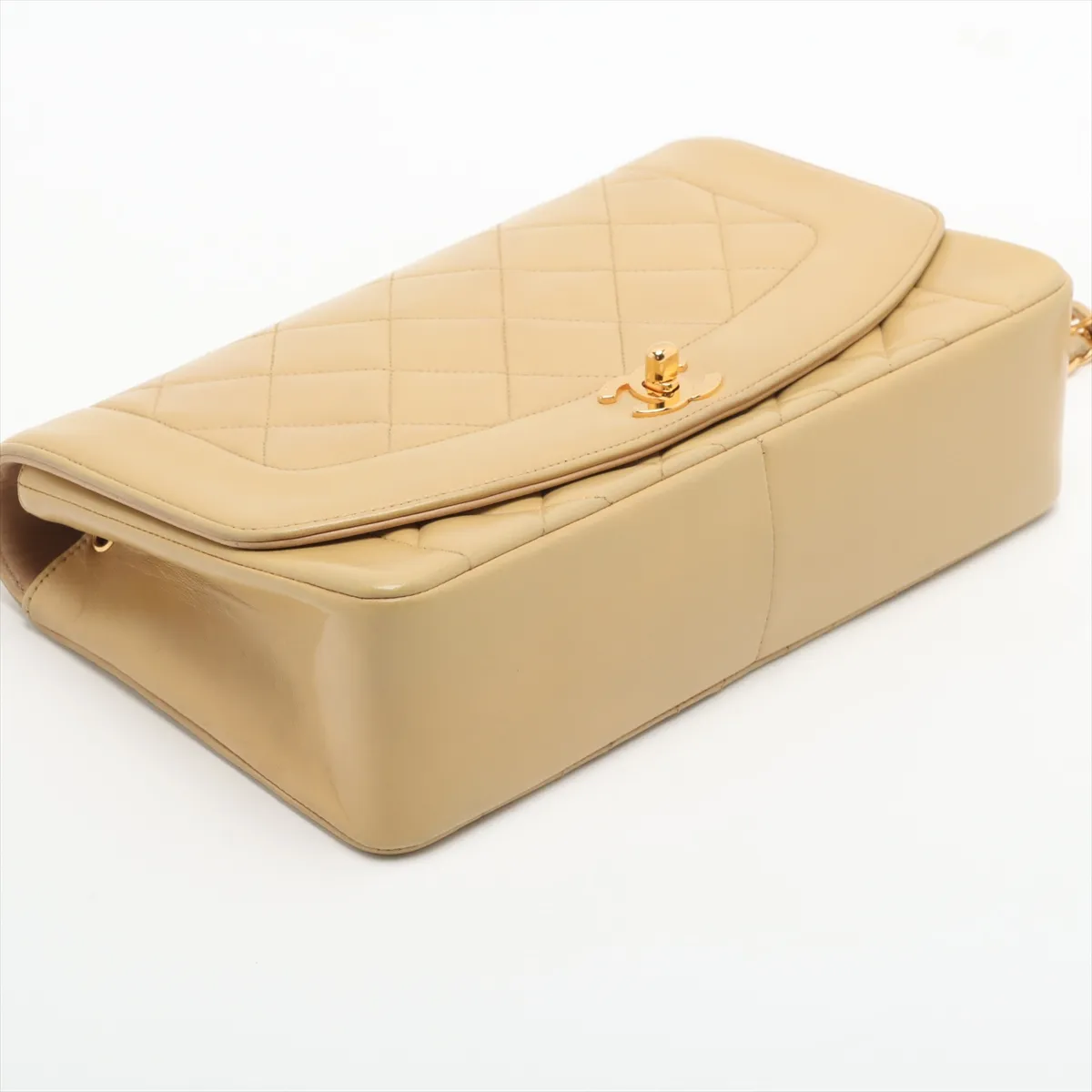 Matelasse Lambskin Single Flap Single Chain Bag Diana Flap Beige Gold Hardware 2833320 2nd Series — view 4