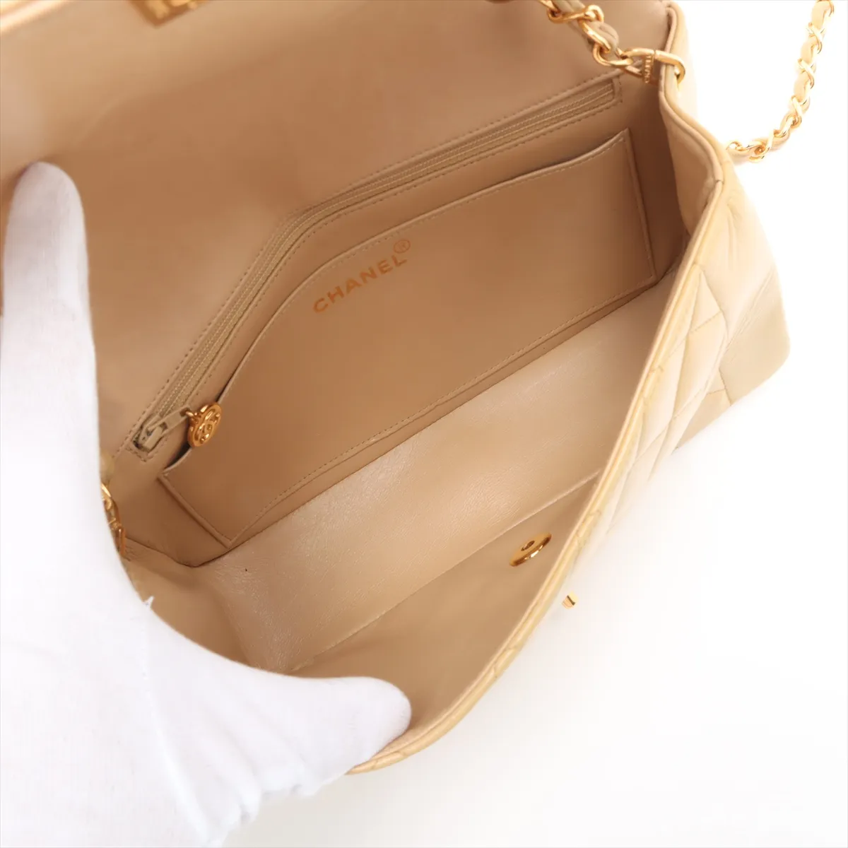 Matelasse Lambskin Single Flap Single Chain Bag Diana Flap Beige Gold Hardware 2833320 2nd Series — view 6