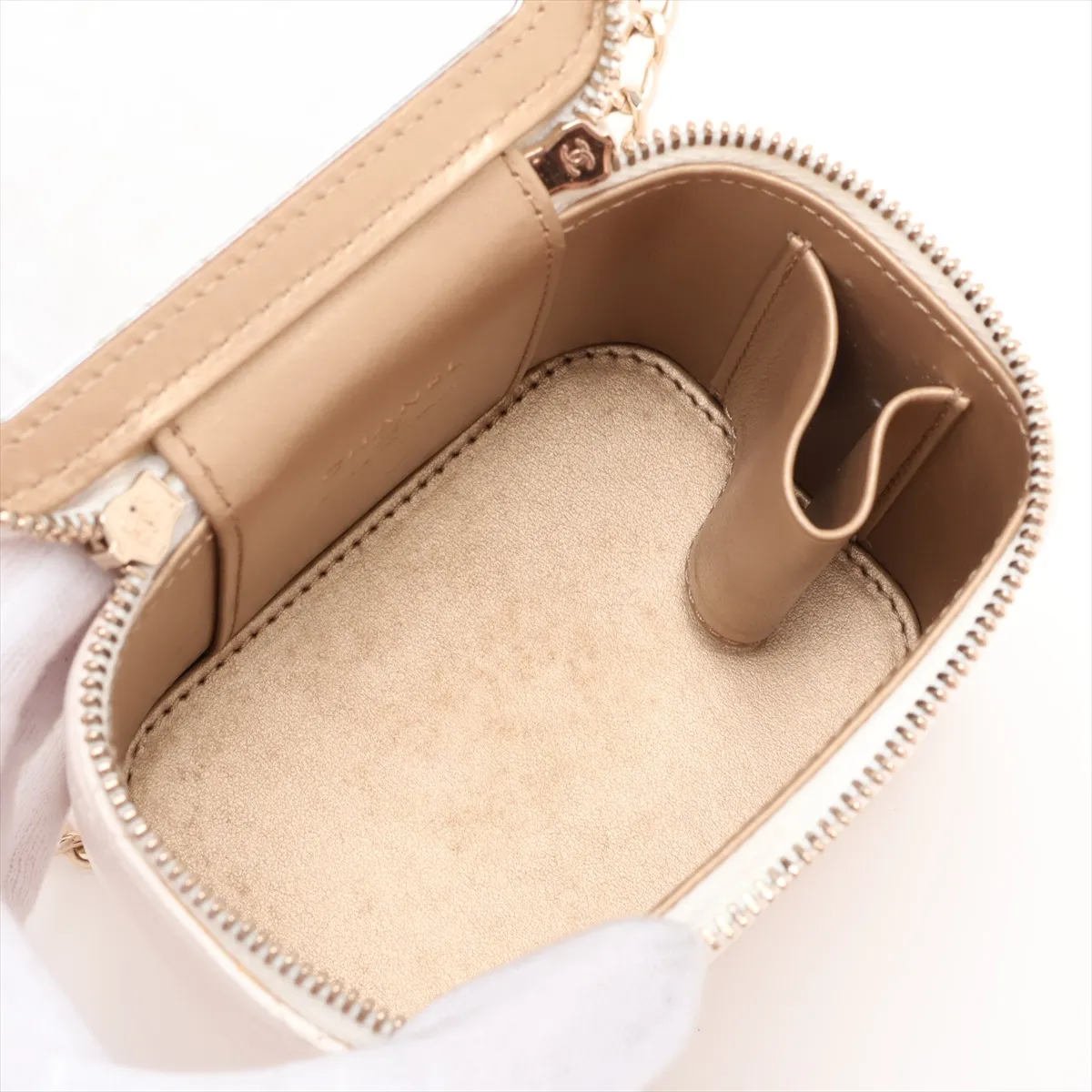 Matelassé Lambskin Vanity Bag, White with Gold Hardware, GU6NTX43, Random Serial Number — view 6