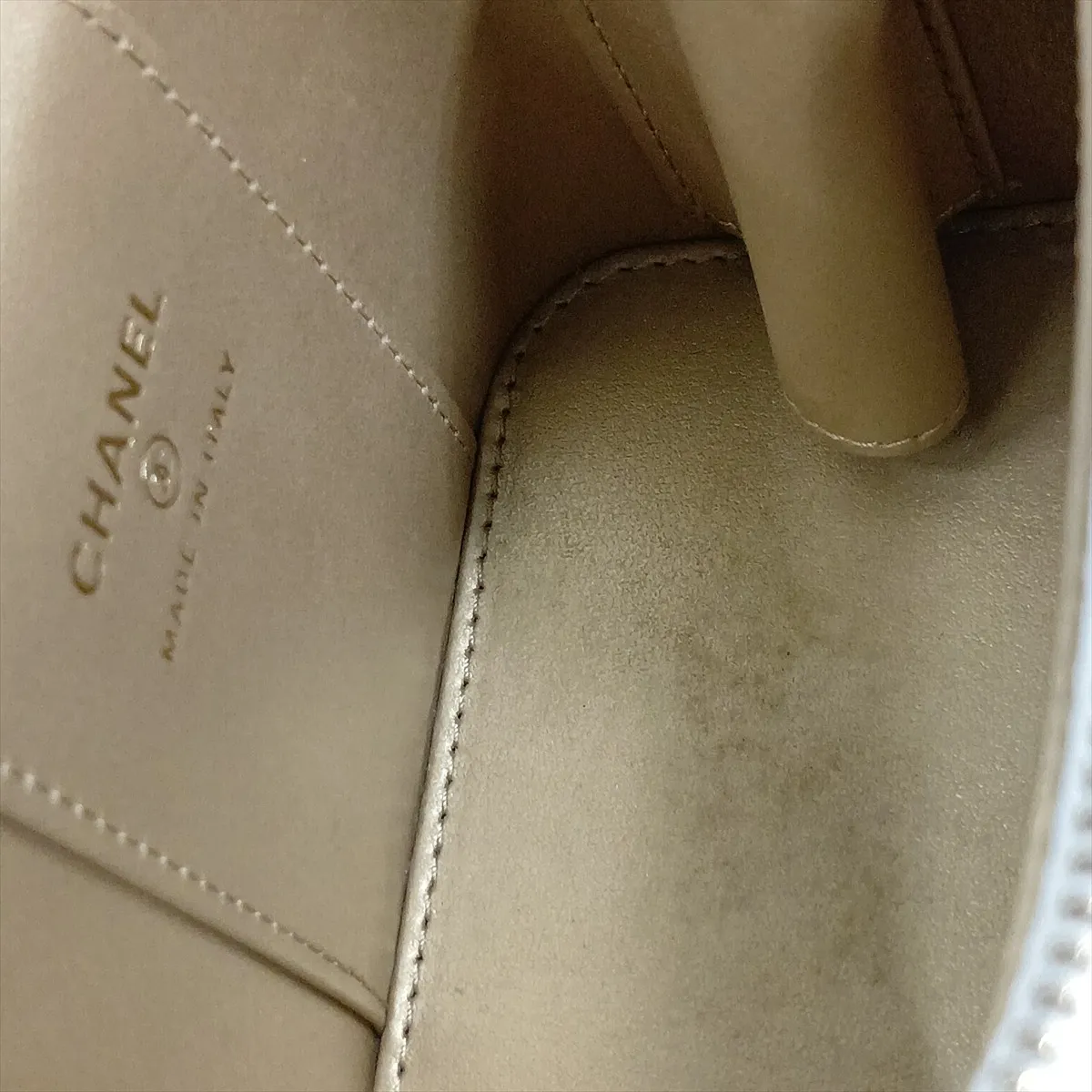 Matelassé Lambskin Vanity Bag, White with Gold Hardware, GU6NTX43, Random Serial Number — view 10
