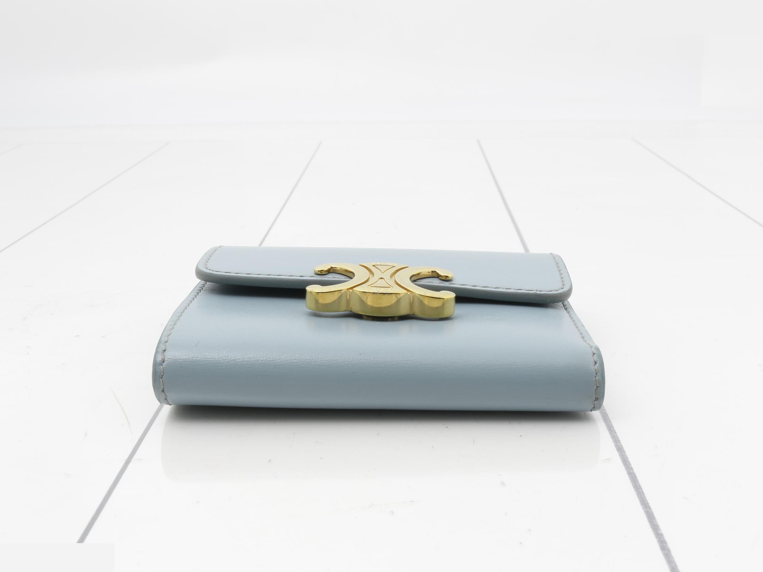 Other lines: Bags and Wallets — view 3
