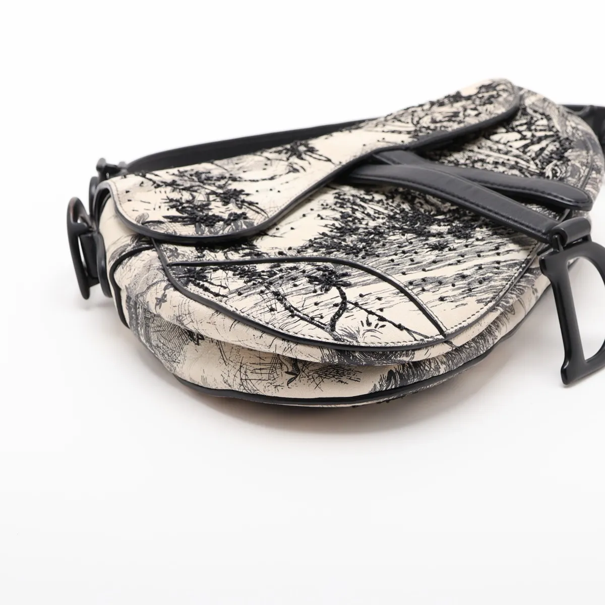 Saddle Bag Leather x Beads 2-Way Shoulder Bag Beige x Black — view 4