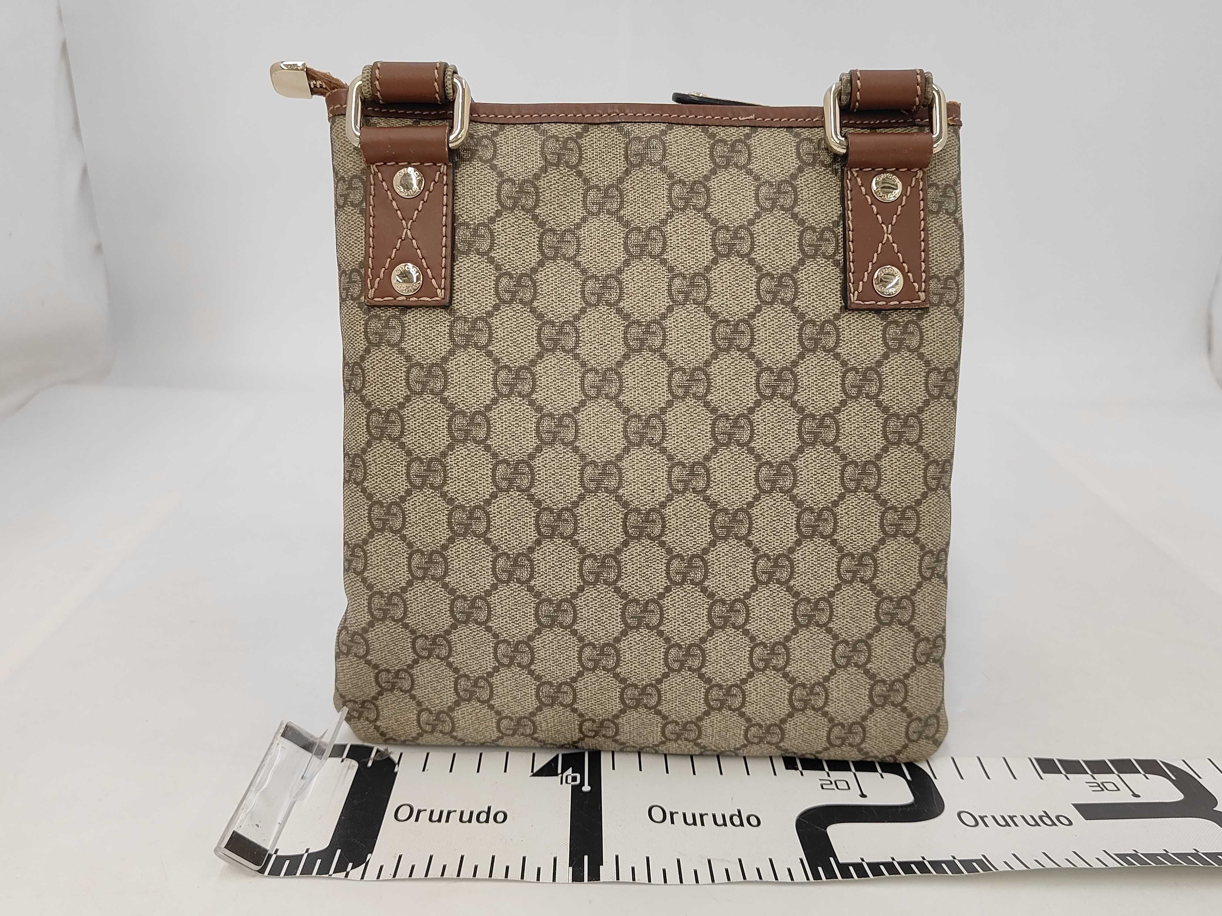 GG Supreme Shoulder Bag — view 2