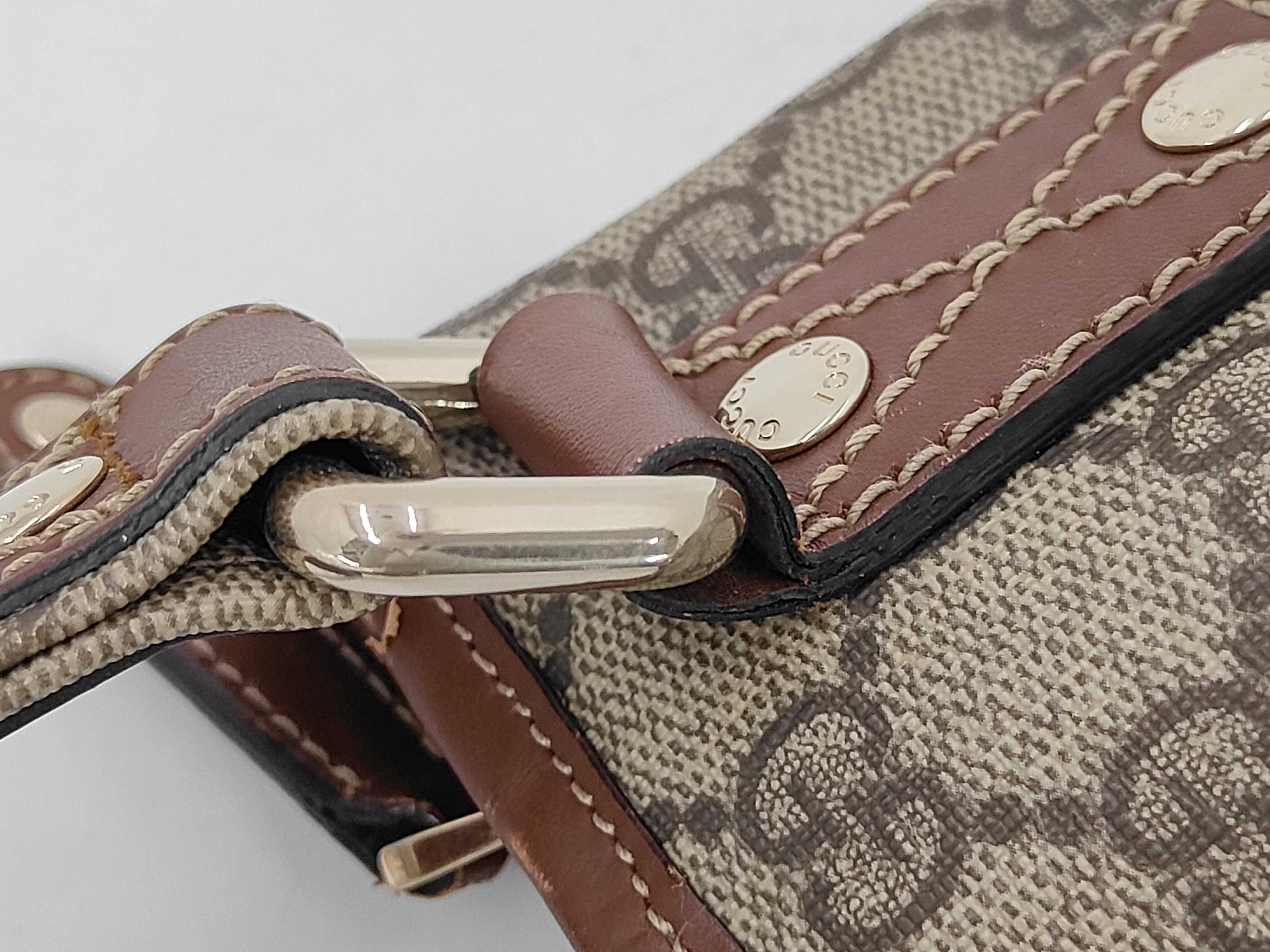 GG Supreme Shoulder Bag — view 6