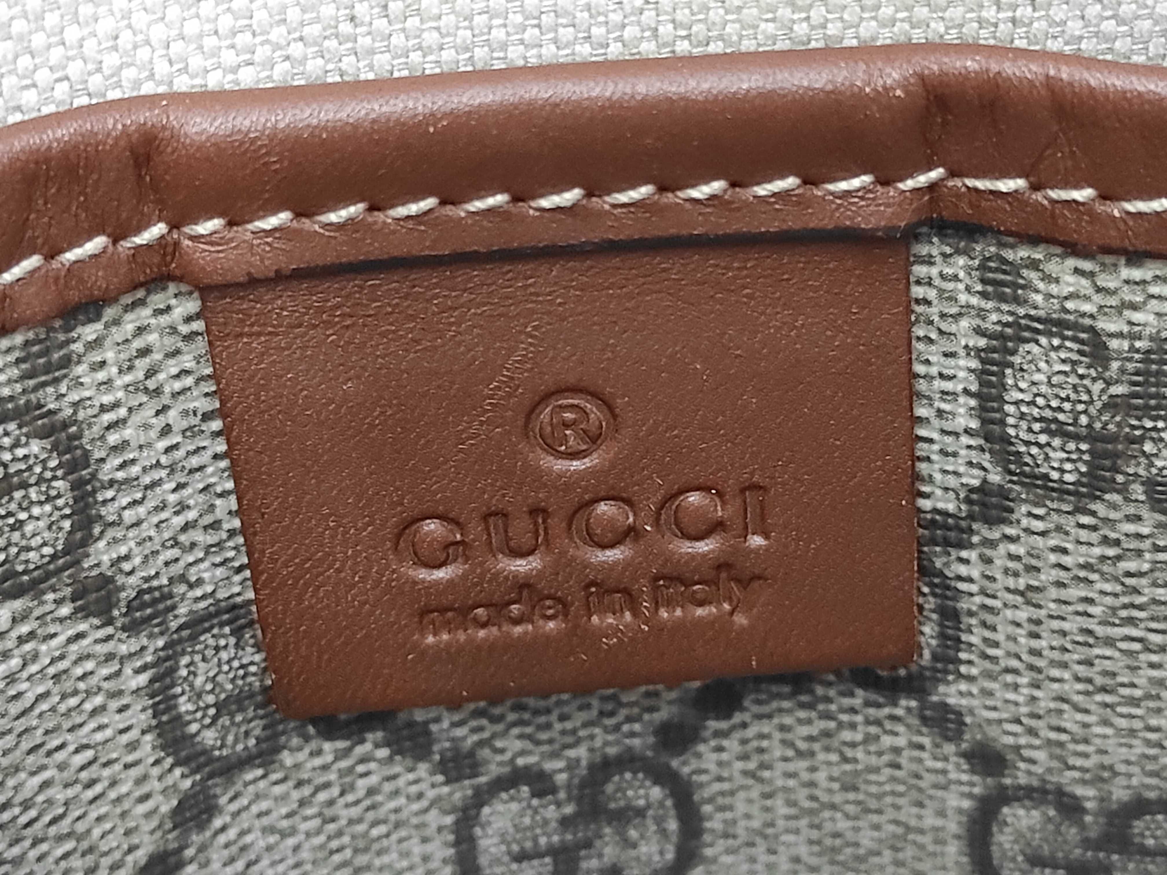 GG Supreme Shoulder Bag — view 10