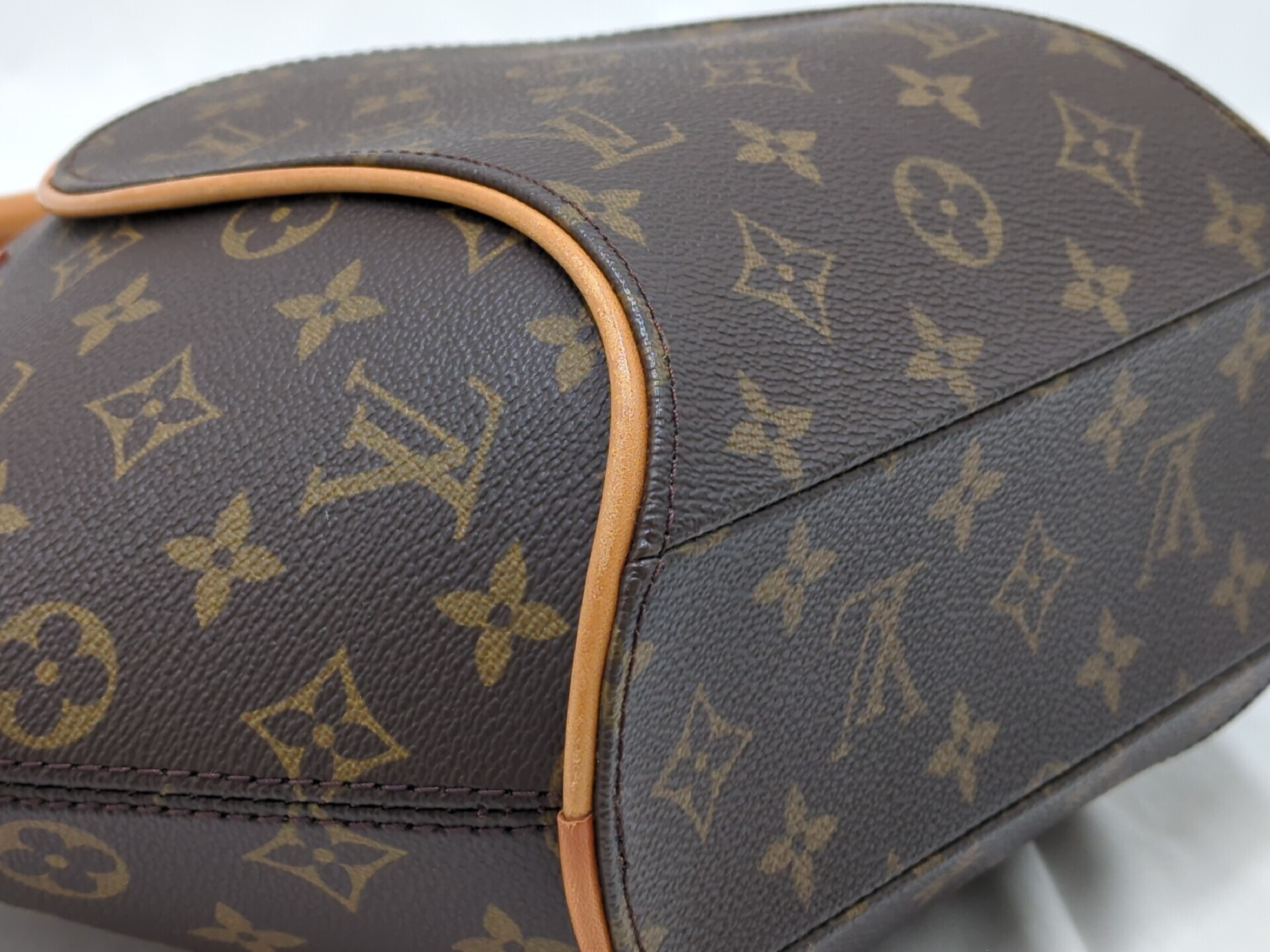 M51127 Monogram Ellipse PM Handbag — view 4
