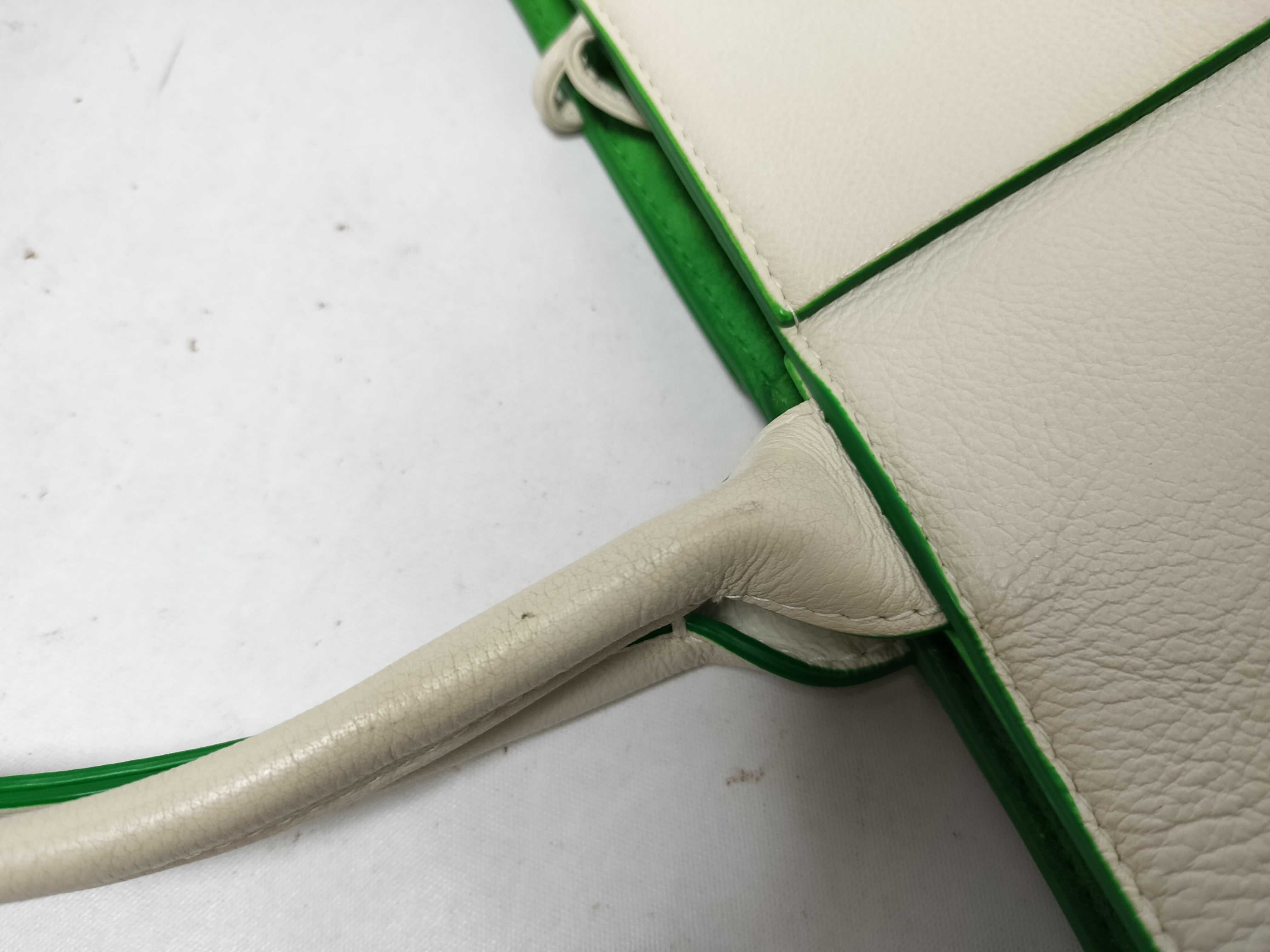 Intrecciato Bottega Veneta Arco Tote Maxi Intrecciato Green Tote Bag — view 5