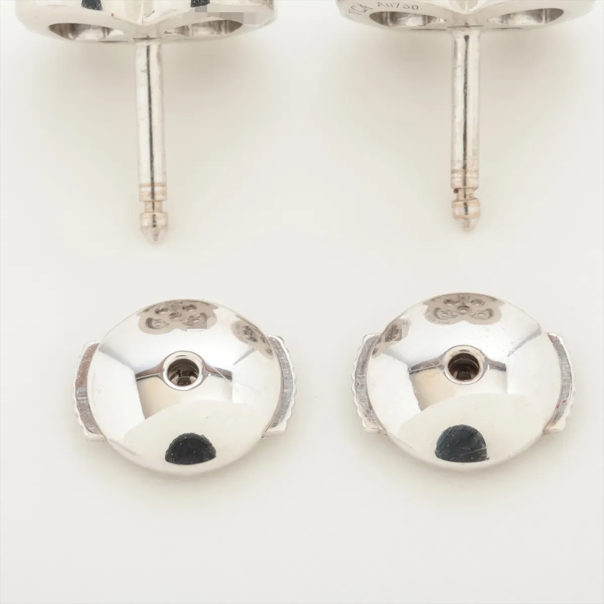 Pure Alhambra Diamond Earrings, 750 (WG), 5.1g, JB399818. Small chip in the culet, post distortion. — view 4