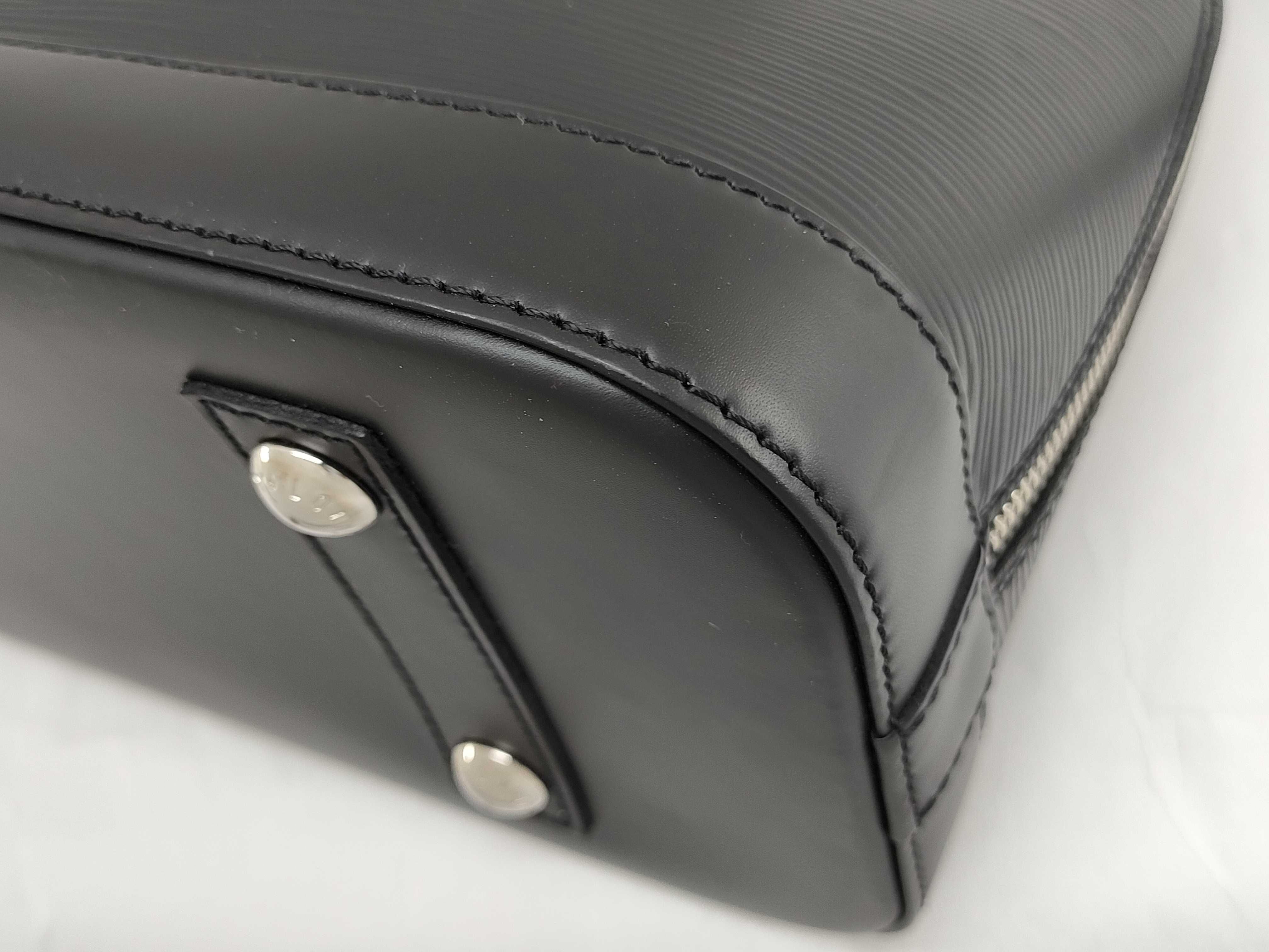 Epi Leather Alma Black Shell Bag M40302 Handbag — view 7