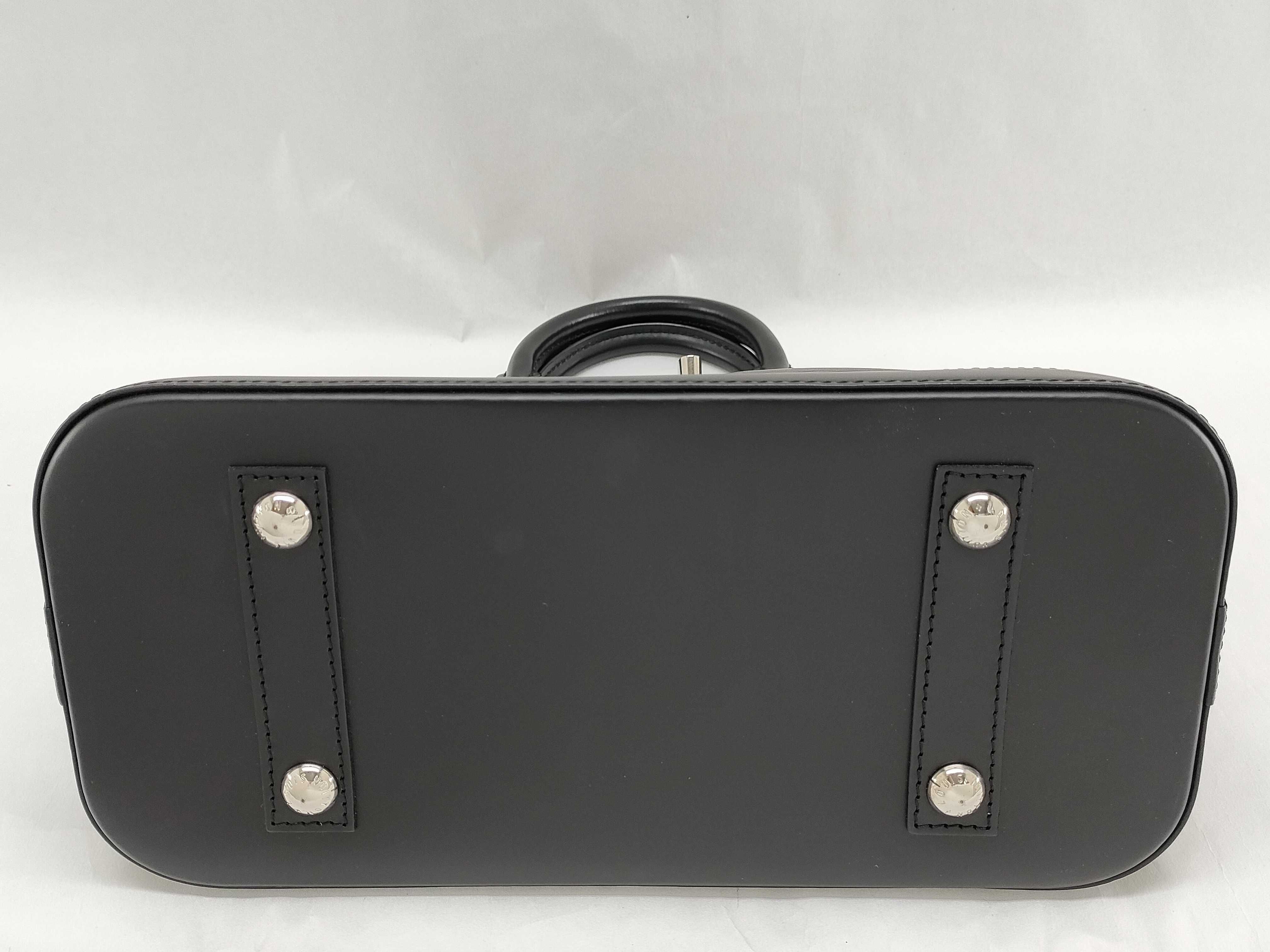 Epi Leather Alma Black Shell Bag M40302 Handbag — view 8