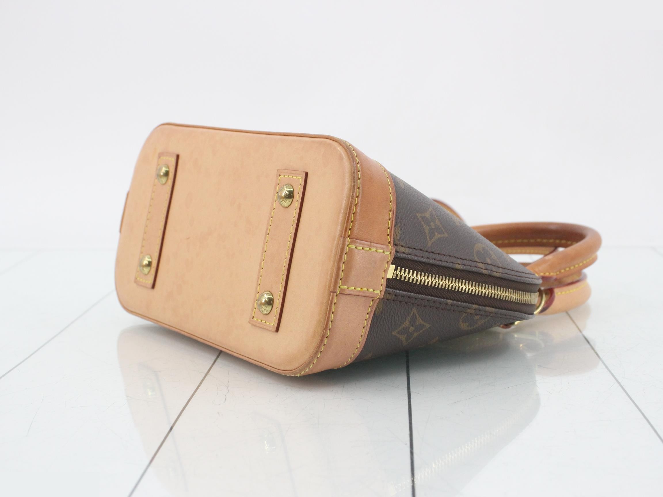 Monogram Alma BB shoulder strap, padlock, 2 keys, and clochette. — view 6