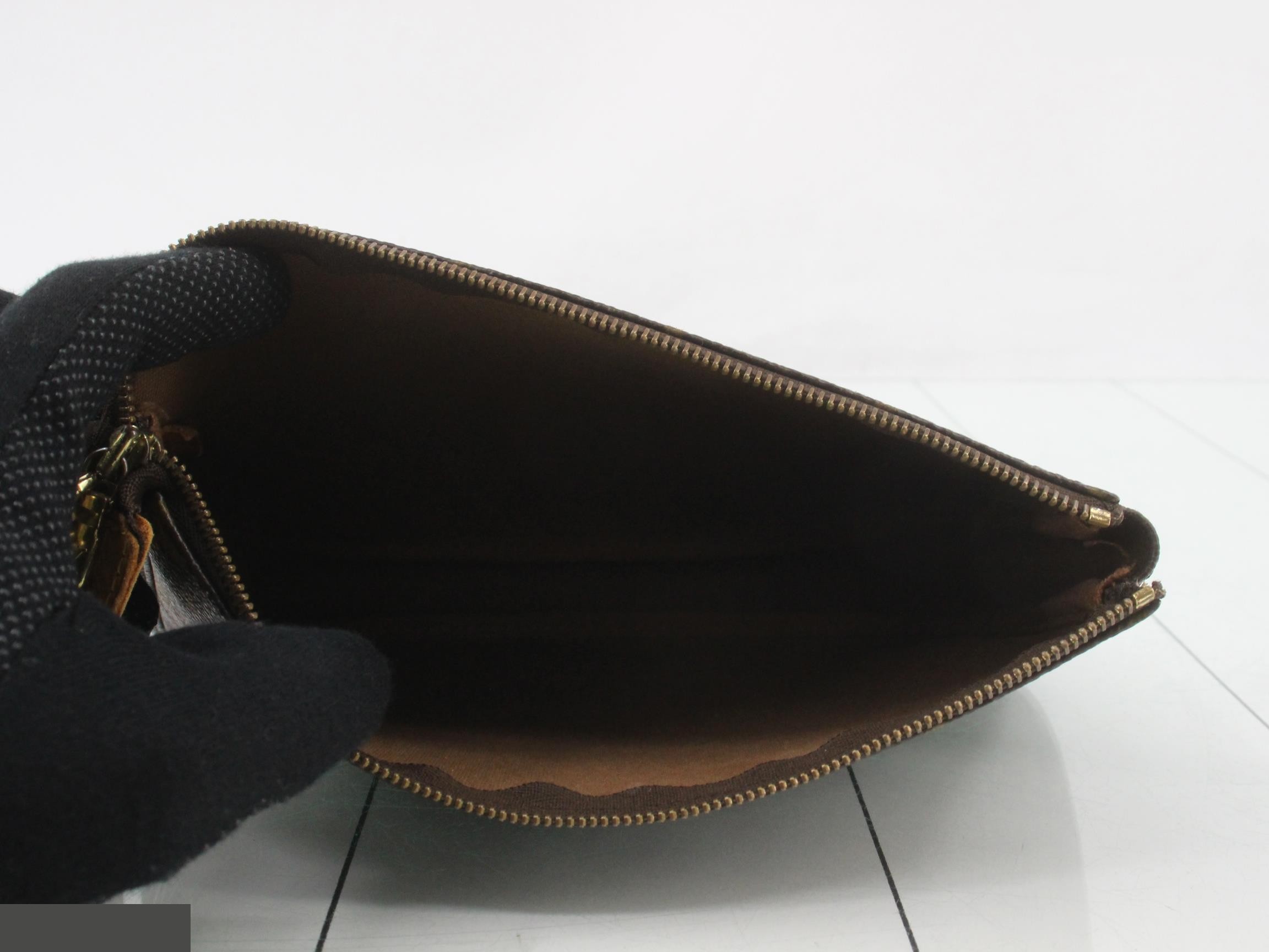 M51980 Monogram Accessoires Pouch — view 4