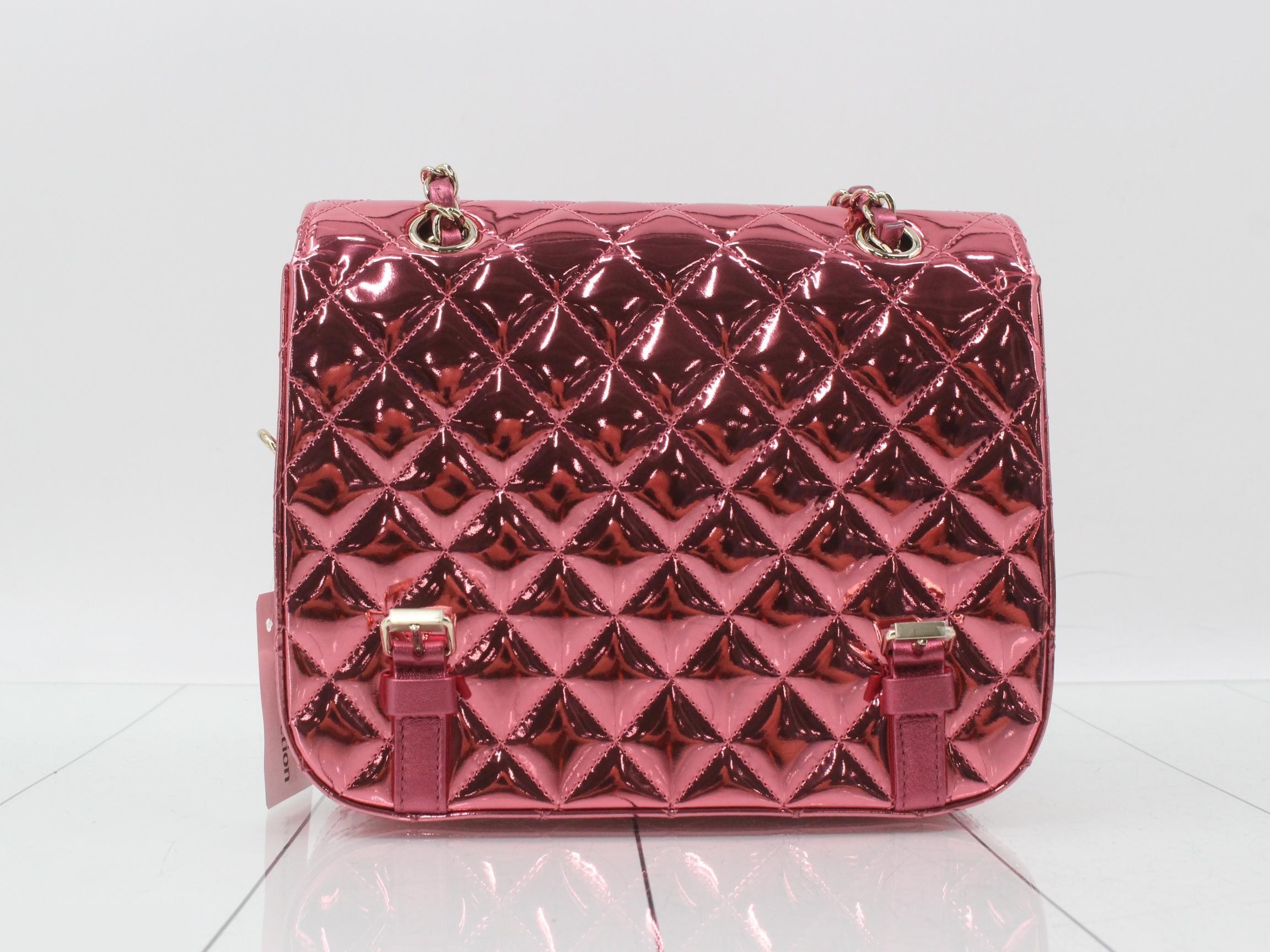 Matelassé enamel chain backpack — view 2