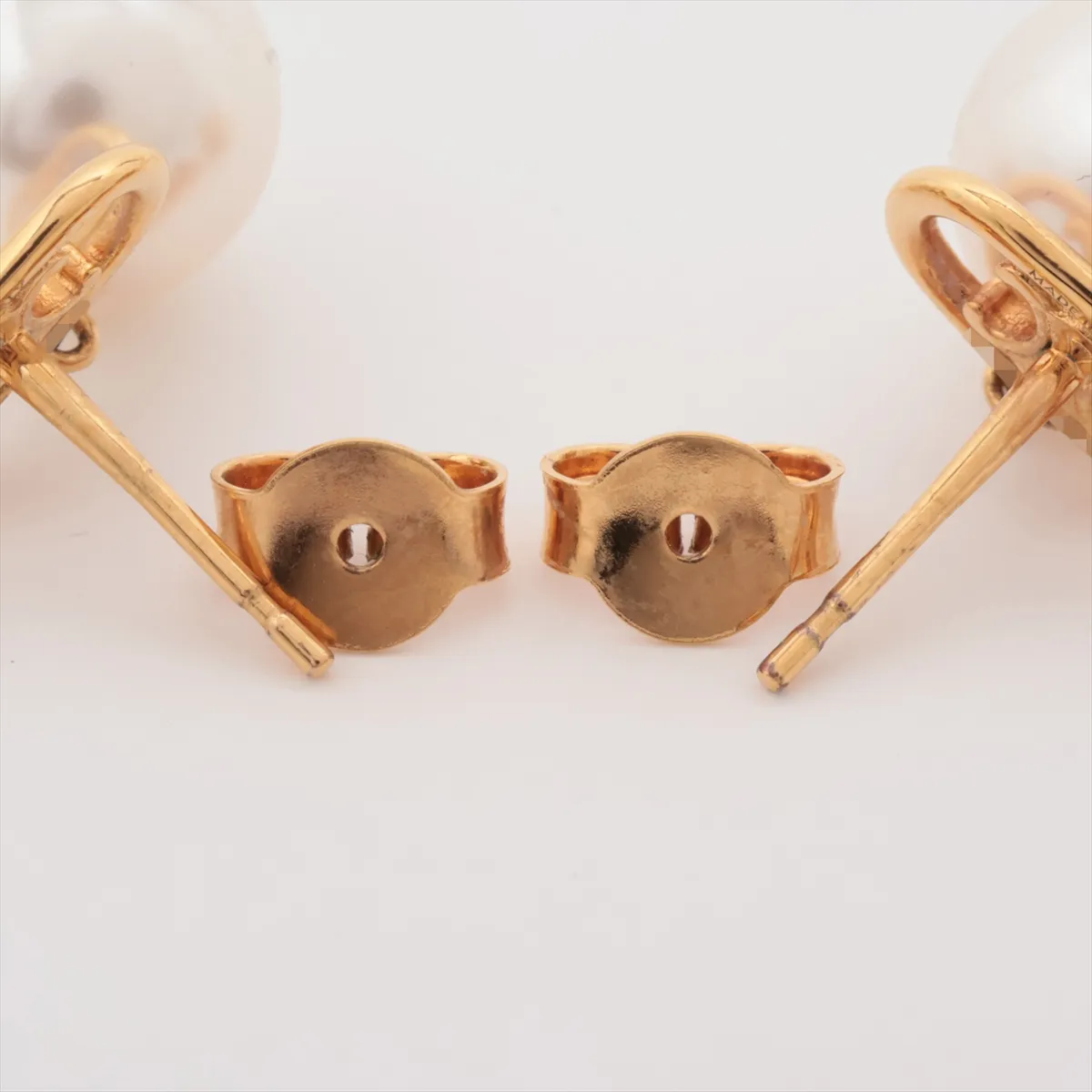 Mini Triomphe UFV0272 Earrings (Pair) GP x Faux Pearl Gold. Shows signs of wear: — view 4