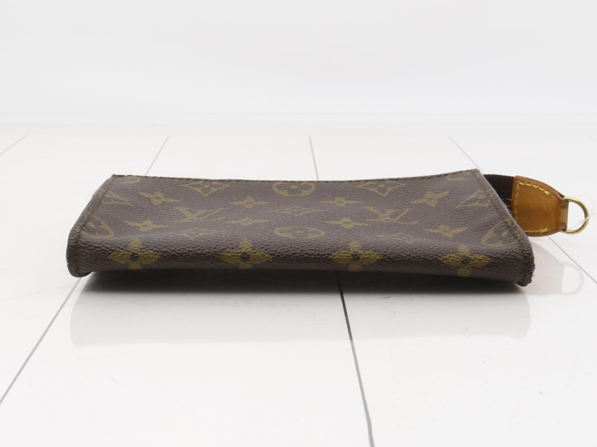 Monogram Bucket PM included pouch — view 3