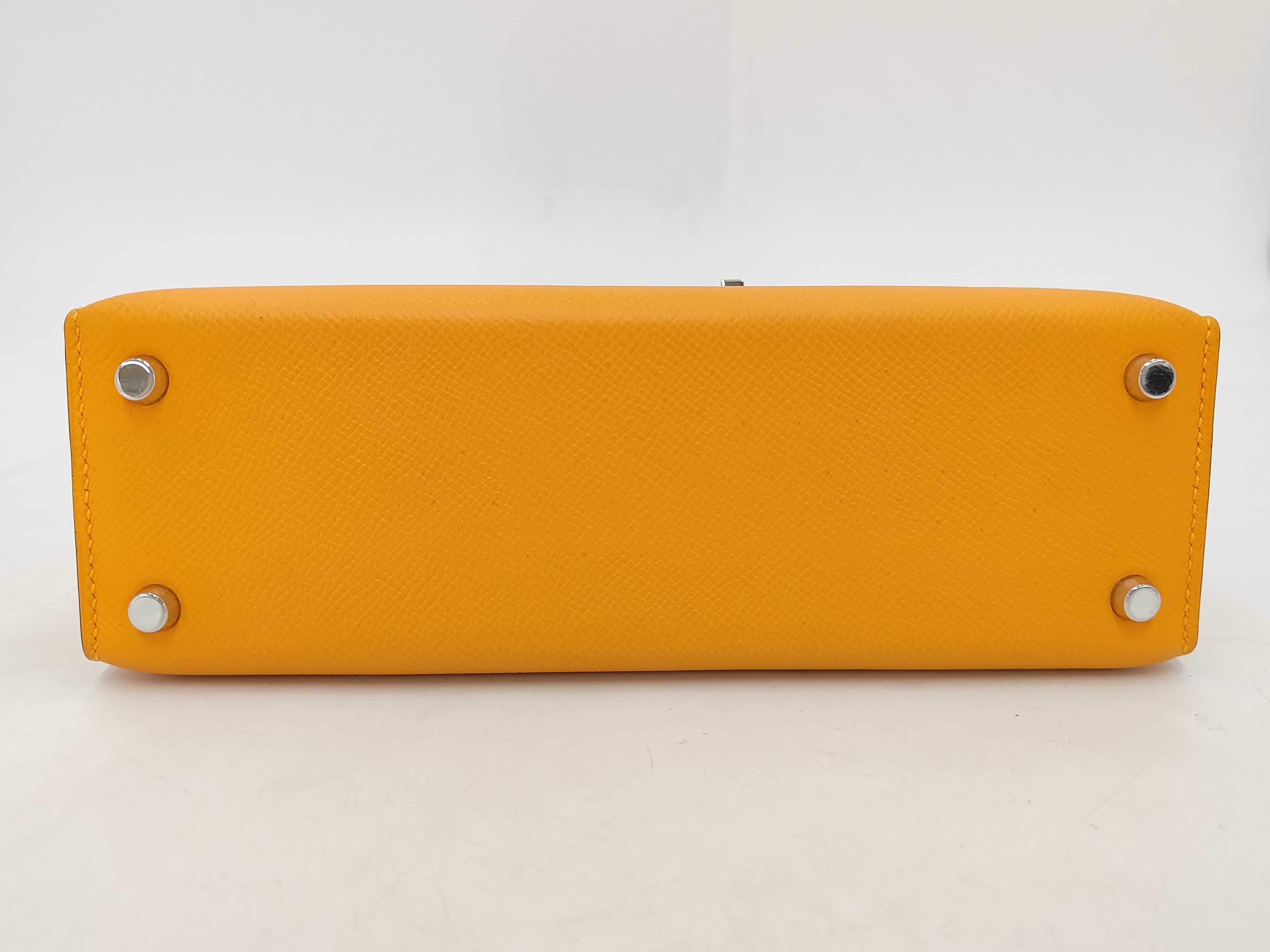 Veroux 23 Jaune Ambre Epsom Silver Shoulder Bag (A stamp) — view 4