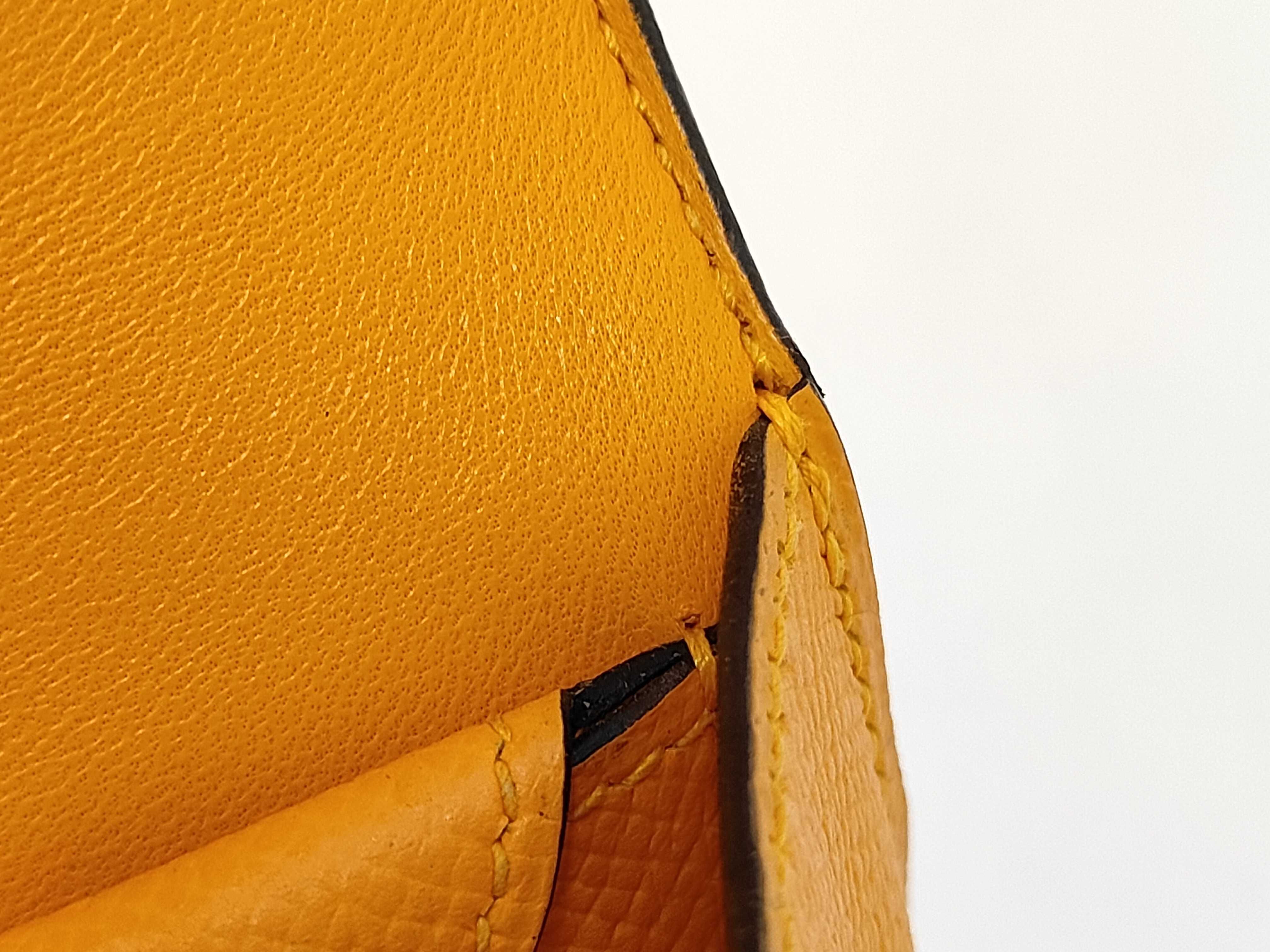 Veroux 23 Jaune Ambre Epsom Silver Shoulder Bag (A stamp) — view 10