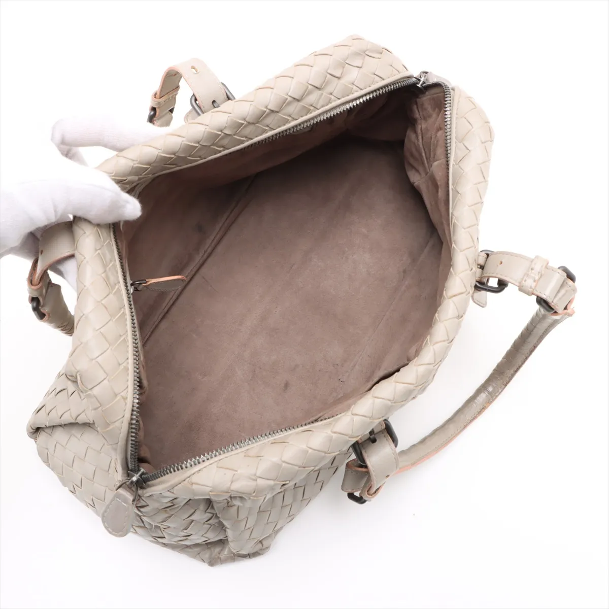 Intrecciato Leather Handbag Beige — view 7