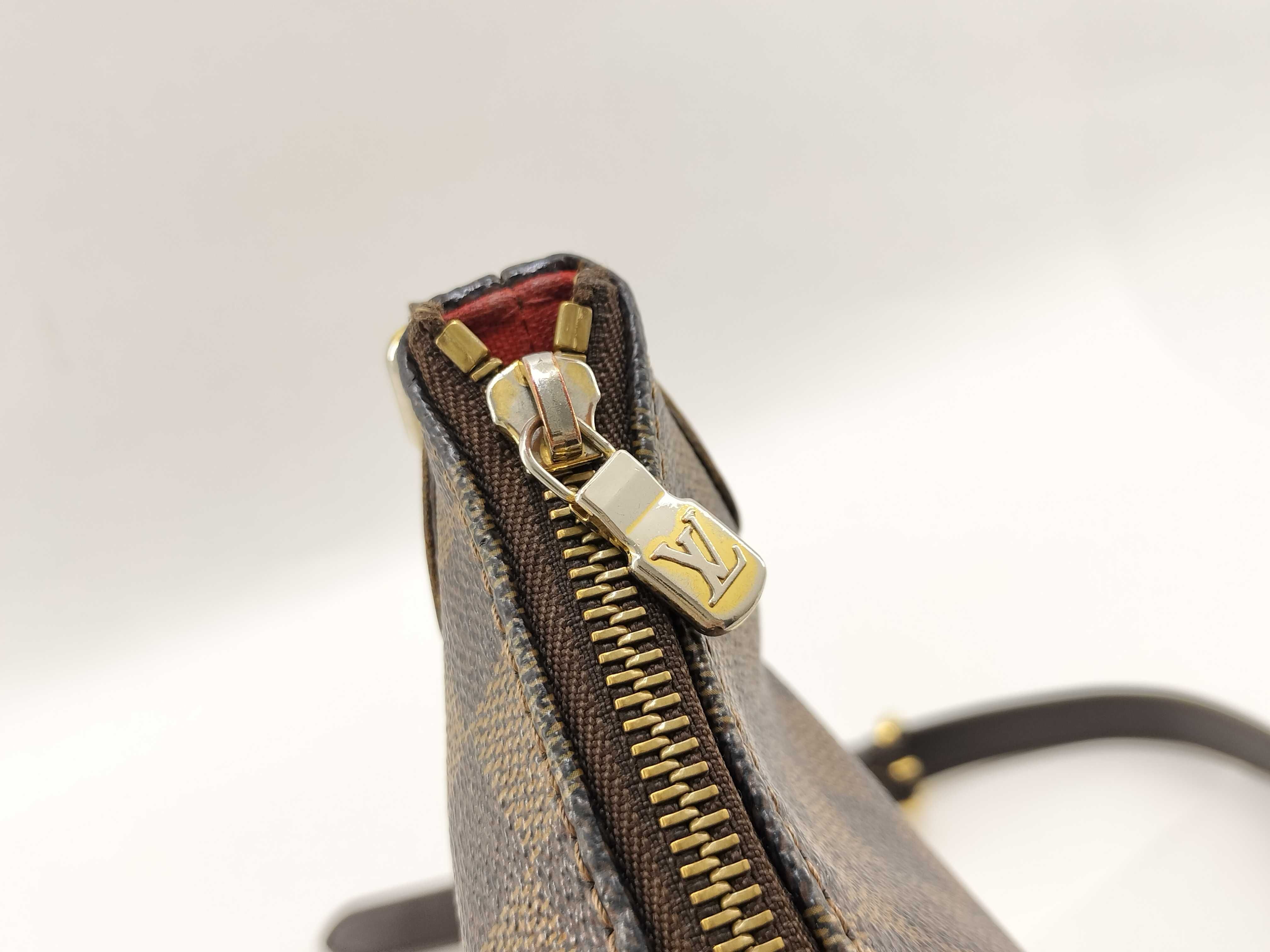 Damier Bloomsbury PM Shoulder Bag — view 10