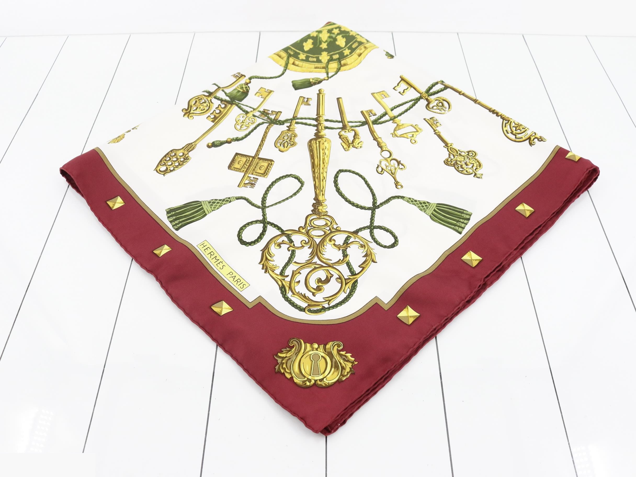 Carre 90 Silk LES CLES Scarf