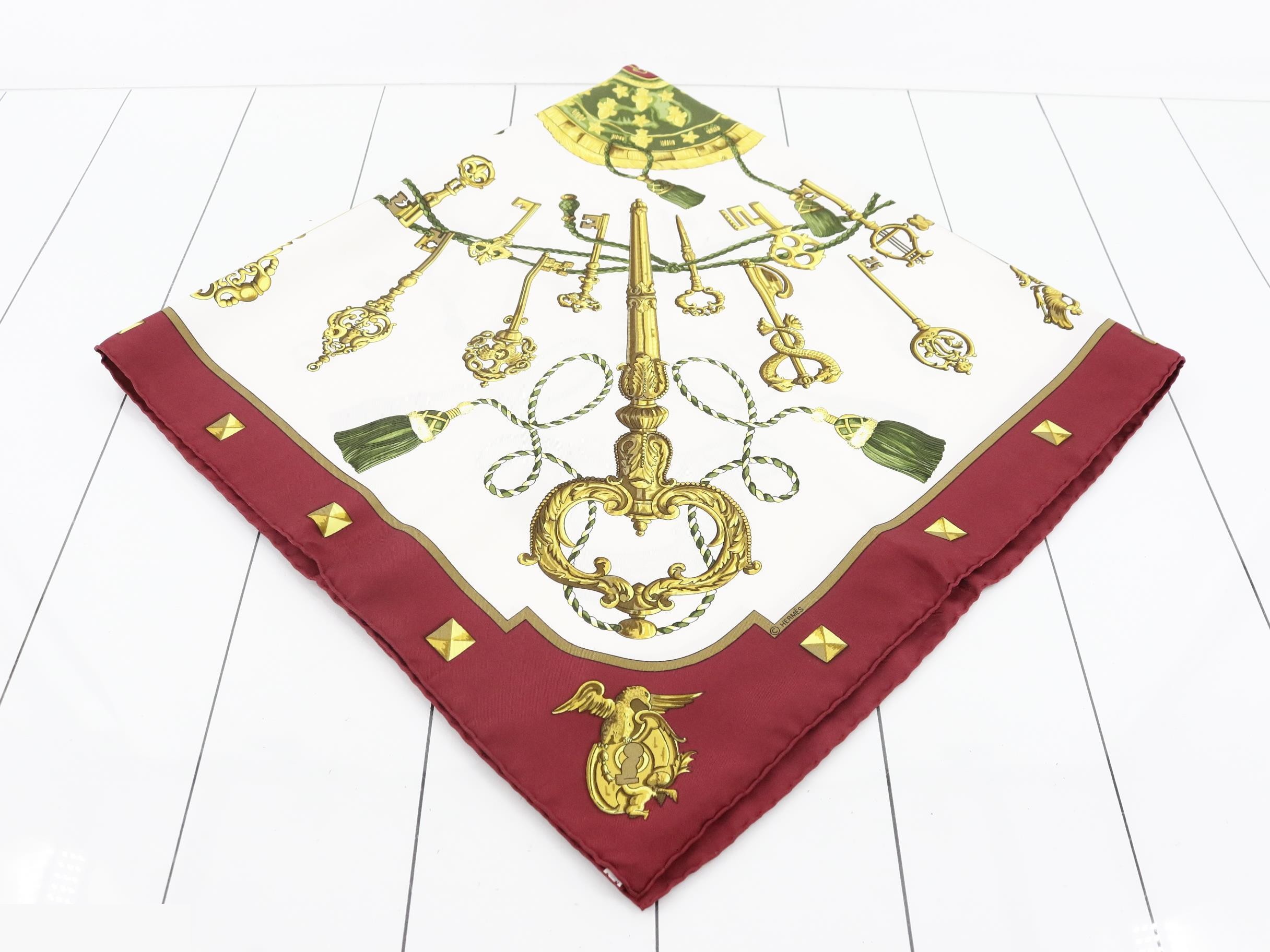 Carre 90 Silk LES CLES Scarf — view 2