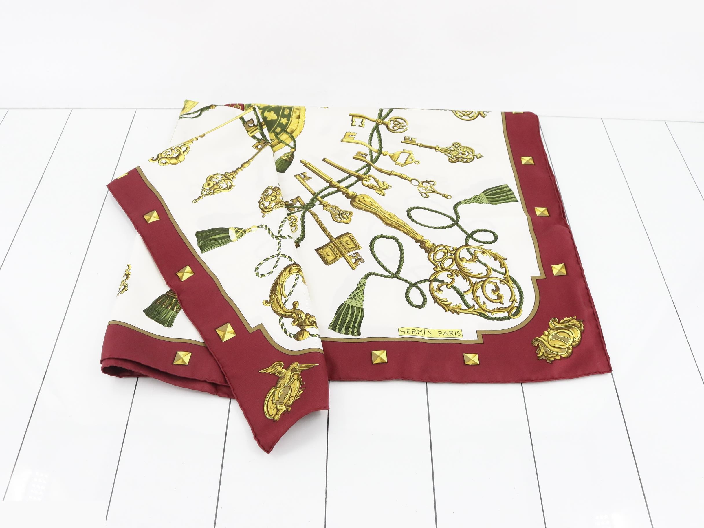 Carre 90 Silk LES CLES Scarf — view 3