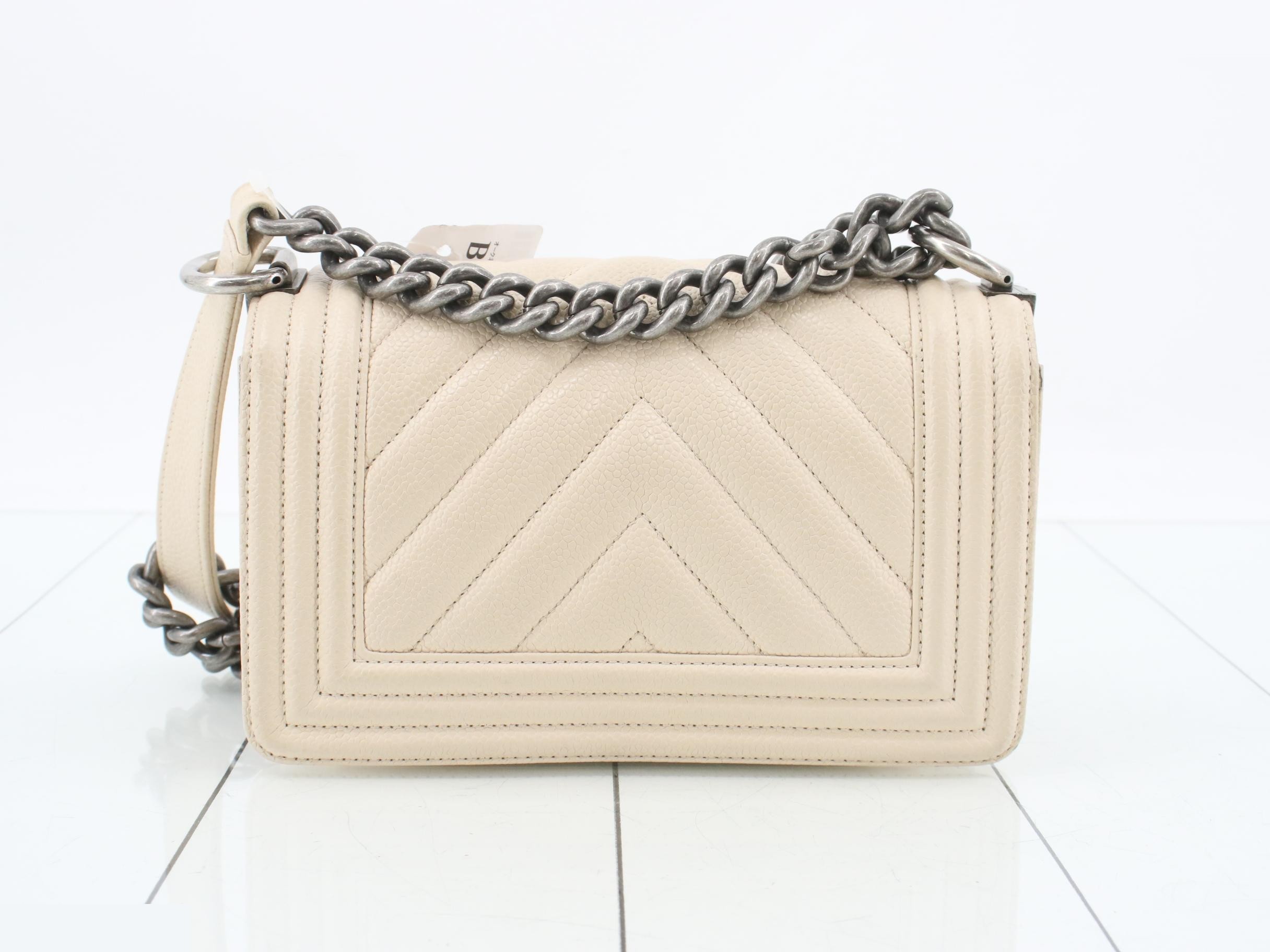 Boy Chanel V-stitch caviar leather chain shoulder bag — view 2