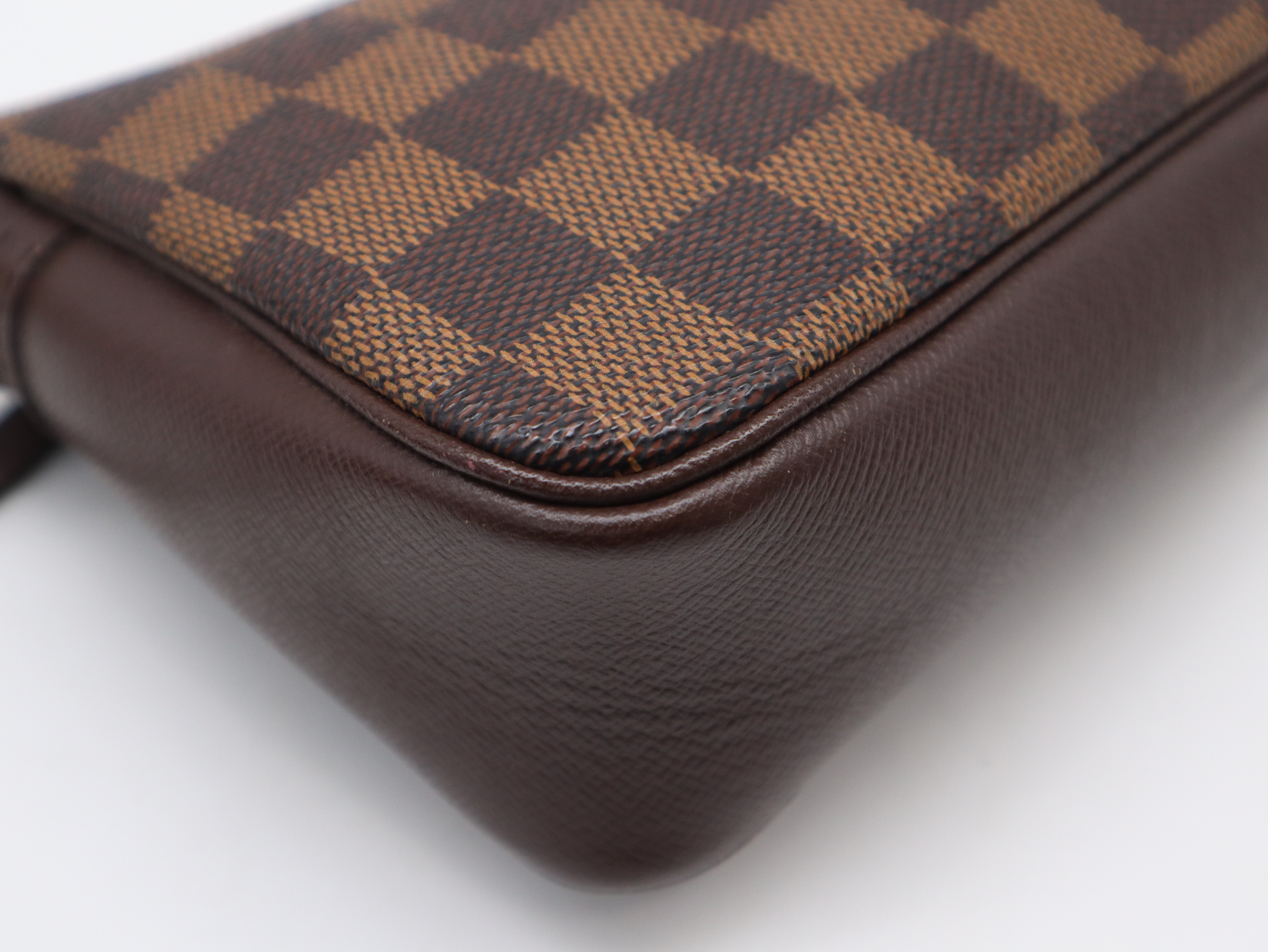 N51982 Damier Trousse Makeup Pouch — view 9