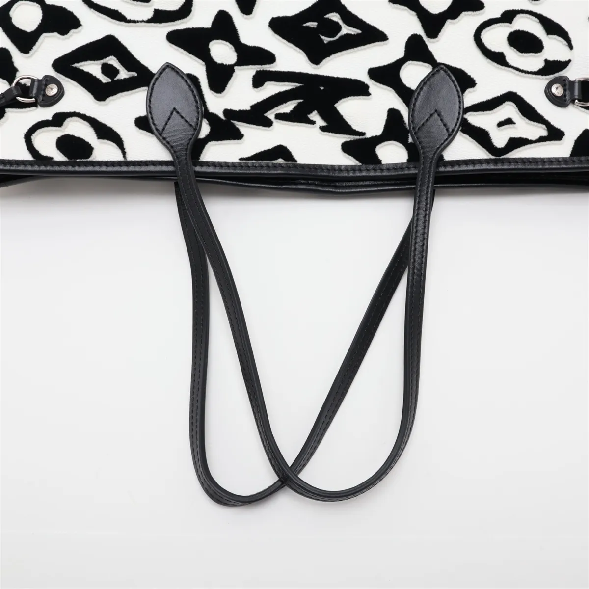 Urs Fischer Neverfull MM M45564 White (RFID detected) — view 5