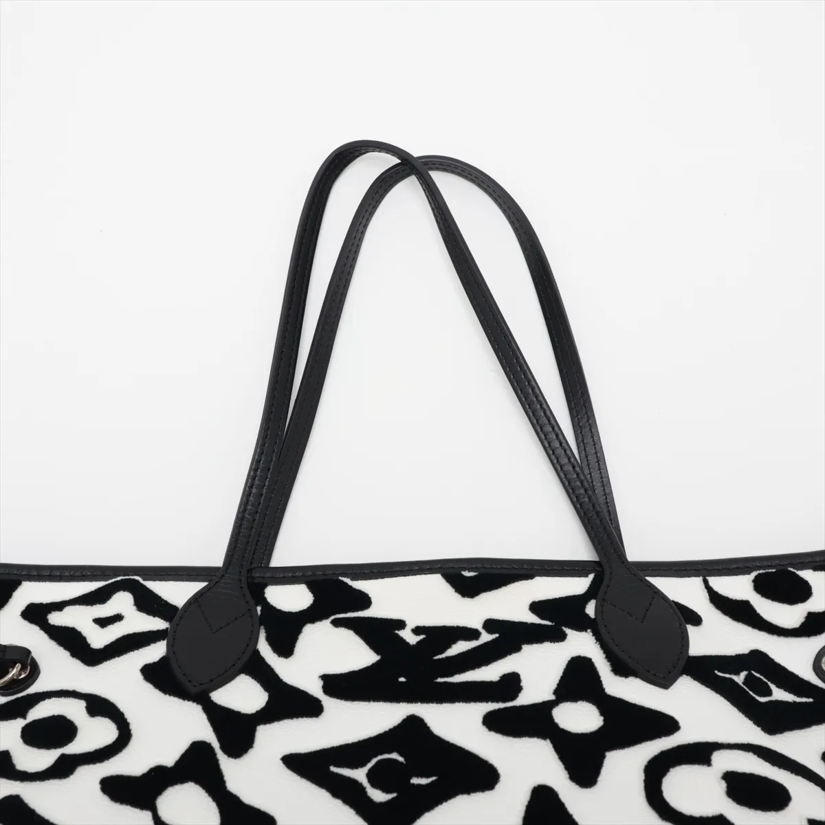 Urs Fischer Neverfull MM M45564 White (RFID detected) — view 6