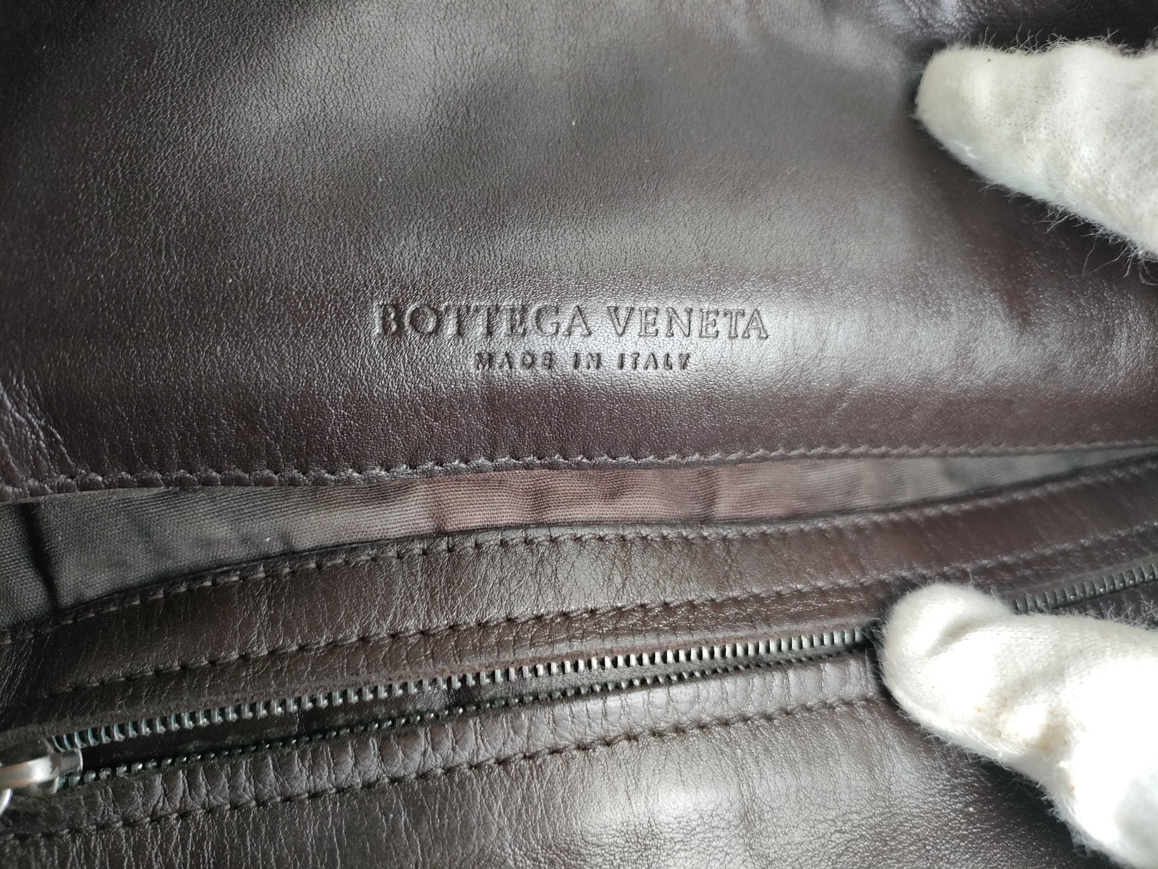 Intrecciato Bottega Veneta Intrecciato Leather Shoulder Bag Serial Shoulder Bag — view 12