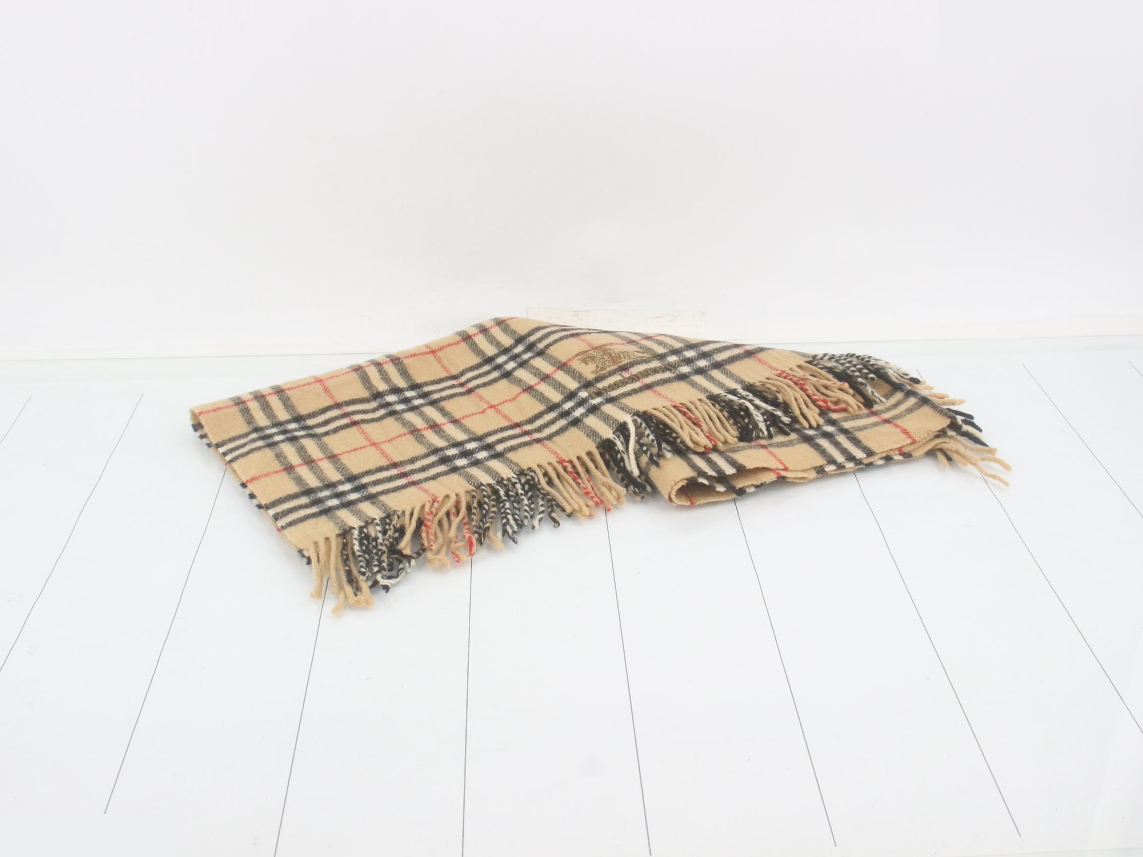 Nova Check lap blanket/shawl, beige — view 2