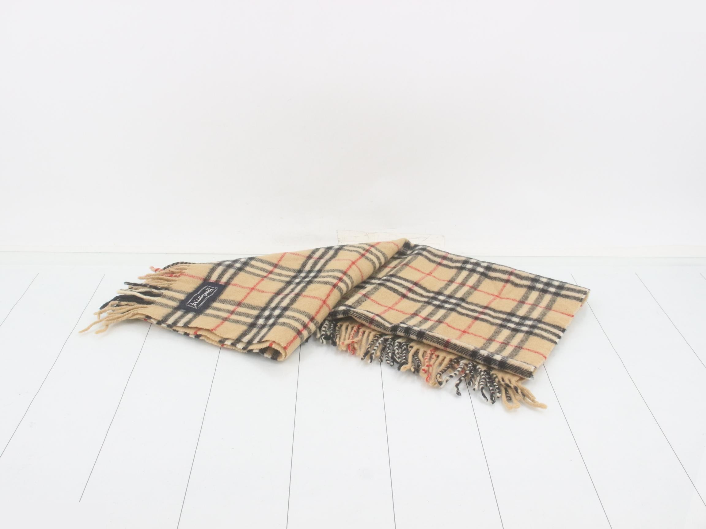 Nova Check lap blanket/shawl, beige — view 3