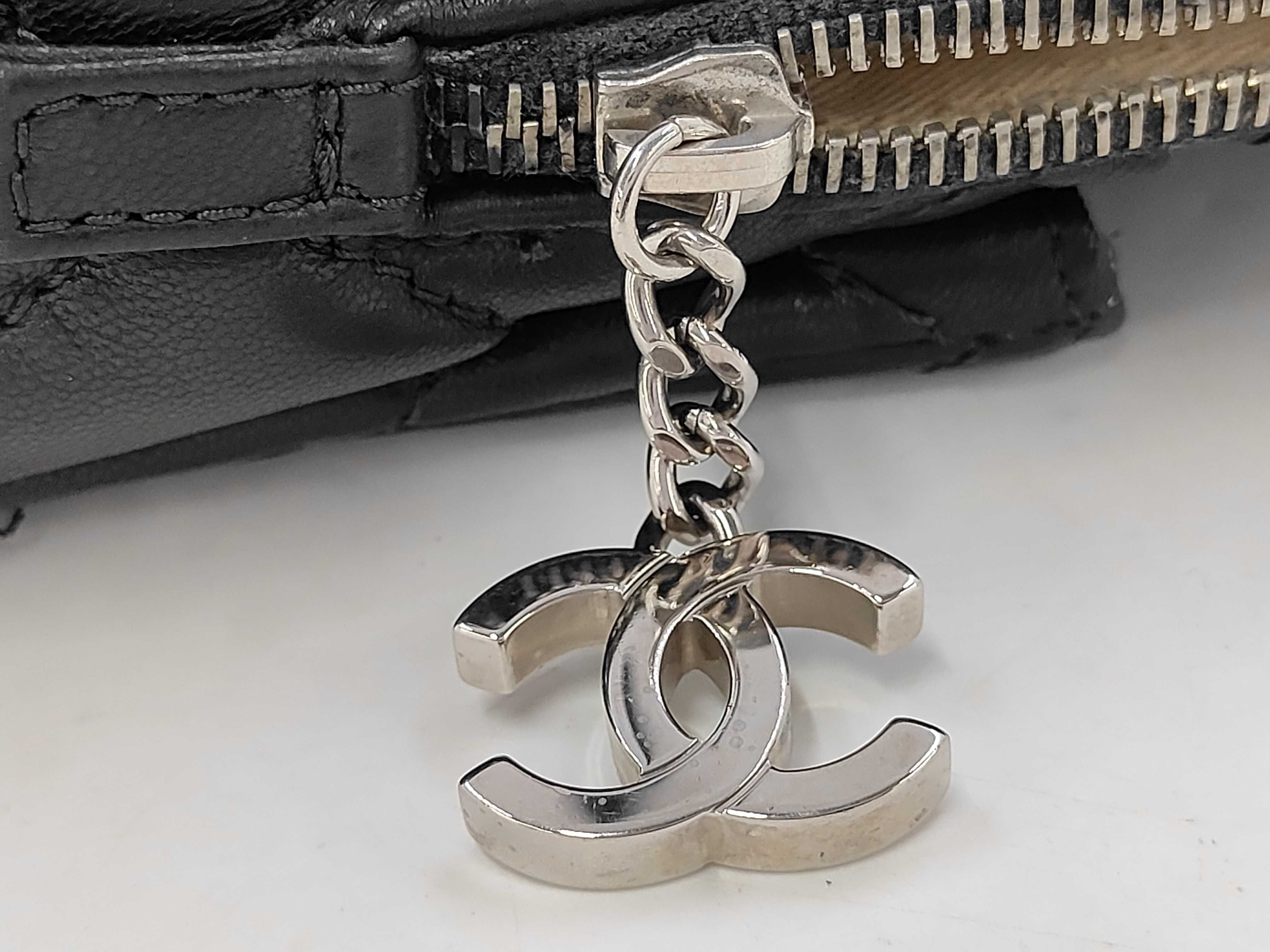 Chain Tote Bag, Black and Silver Shoulder Bag — view 12