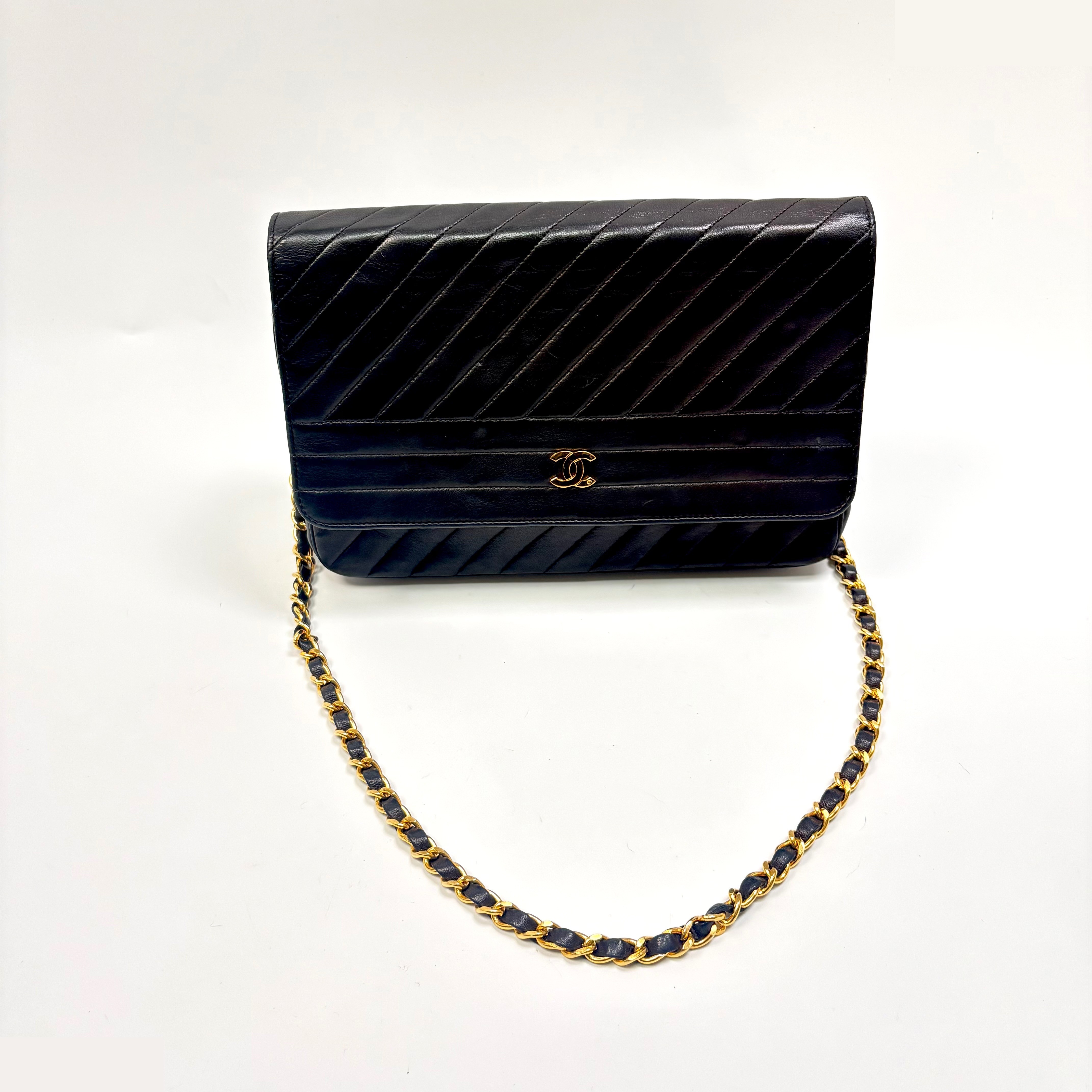 Matelassé Push-Lock Shoulder Bag