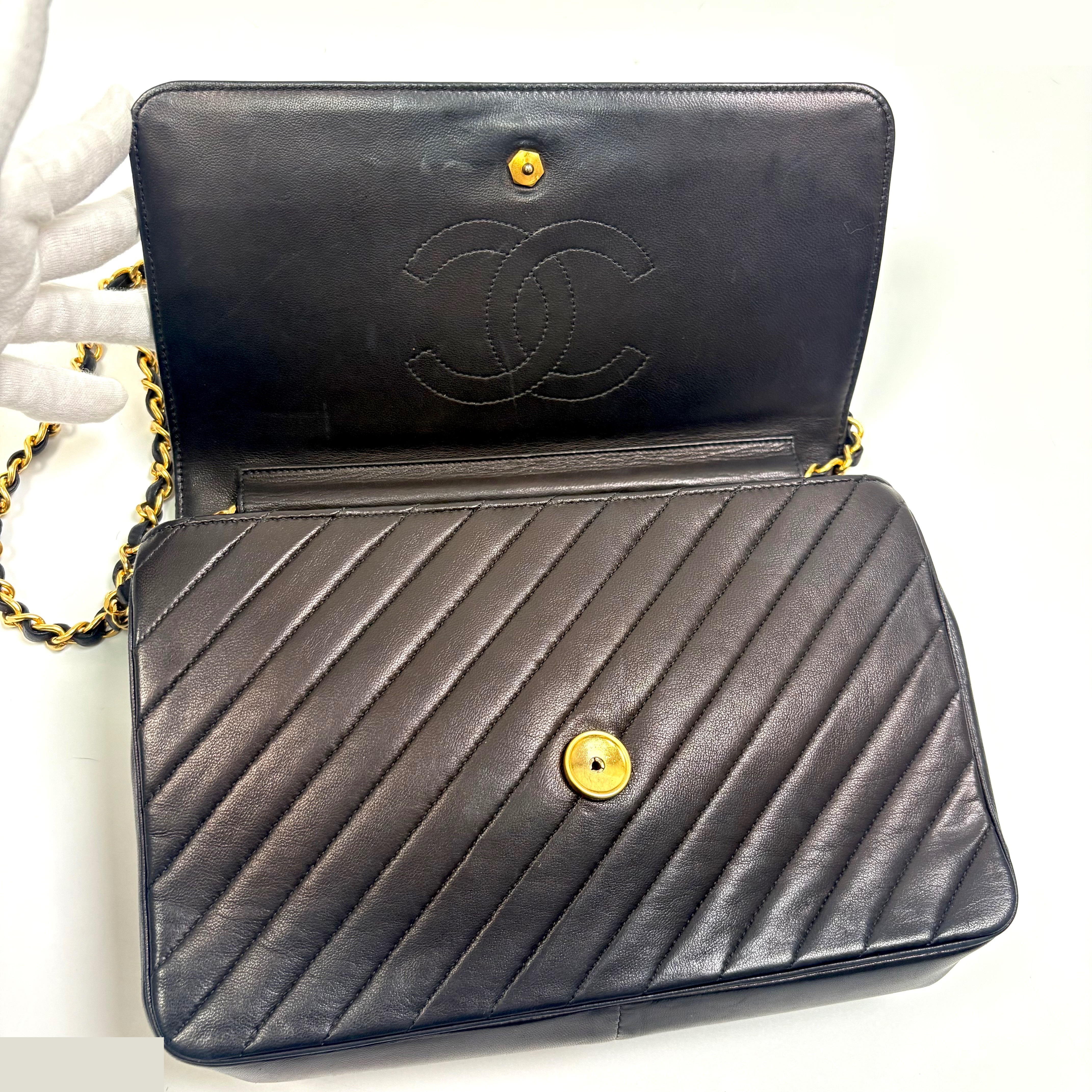Matelassé Push-Lock Shoulder Bag — view 6