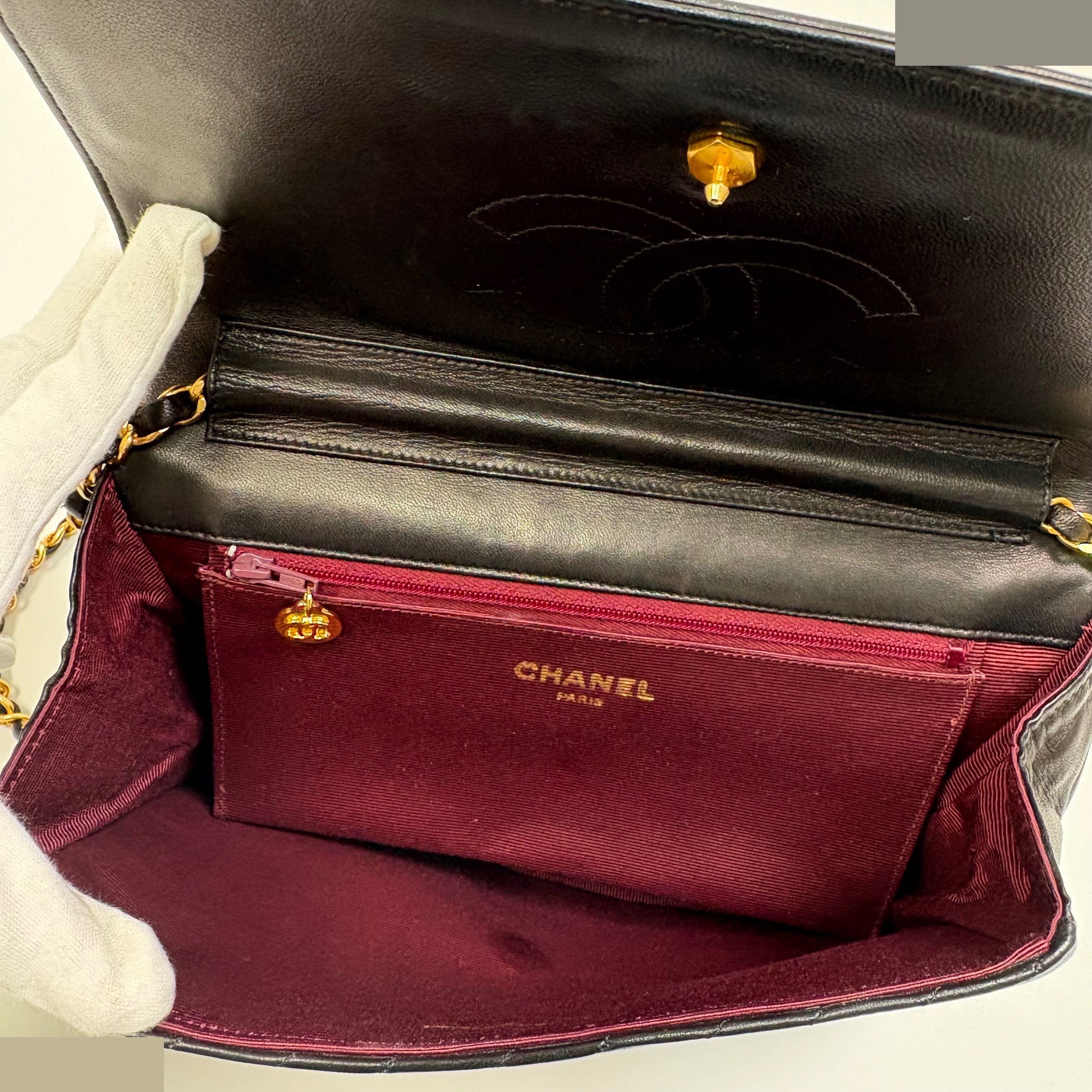 Matelassé Push-Lock Shoulder Bag — view 7