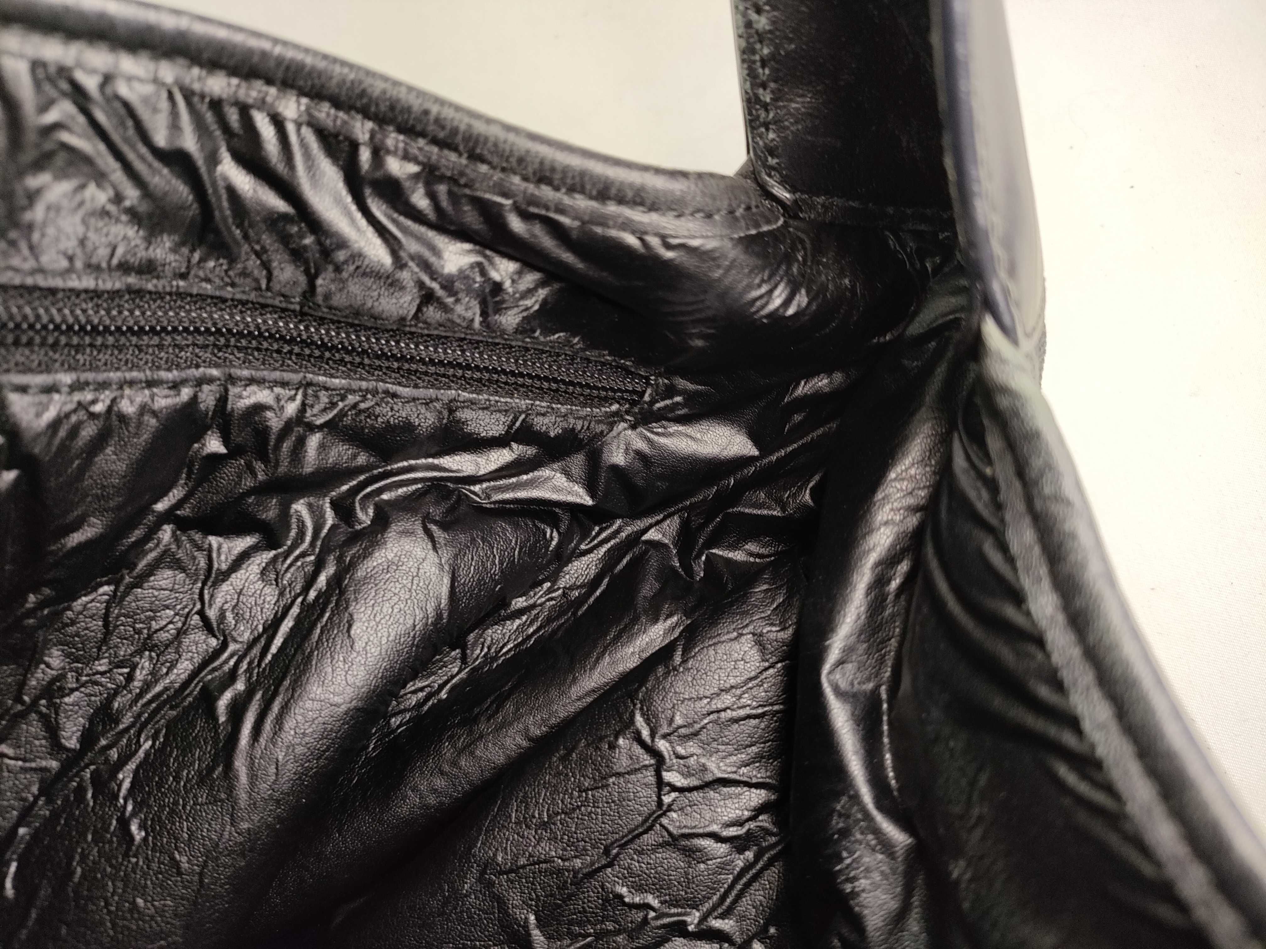 GG Canvas Shoulder Bag — view 8