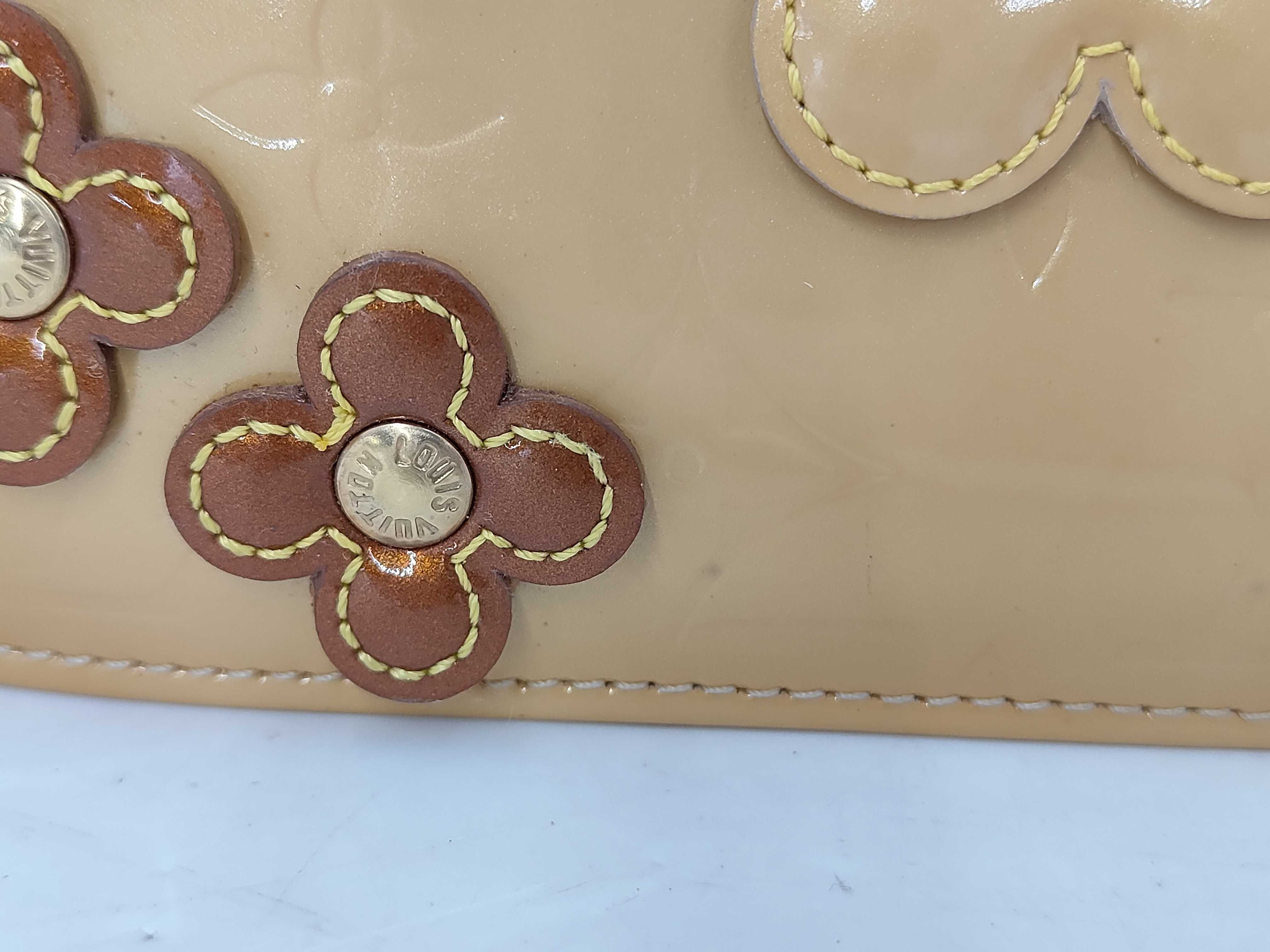 M92246 Vernis Flower Lexington Pouch — view 4