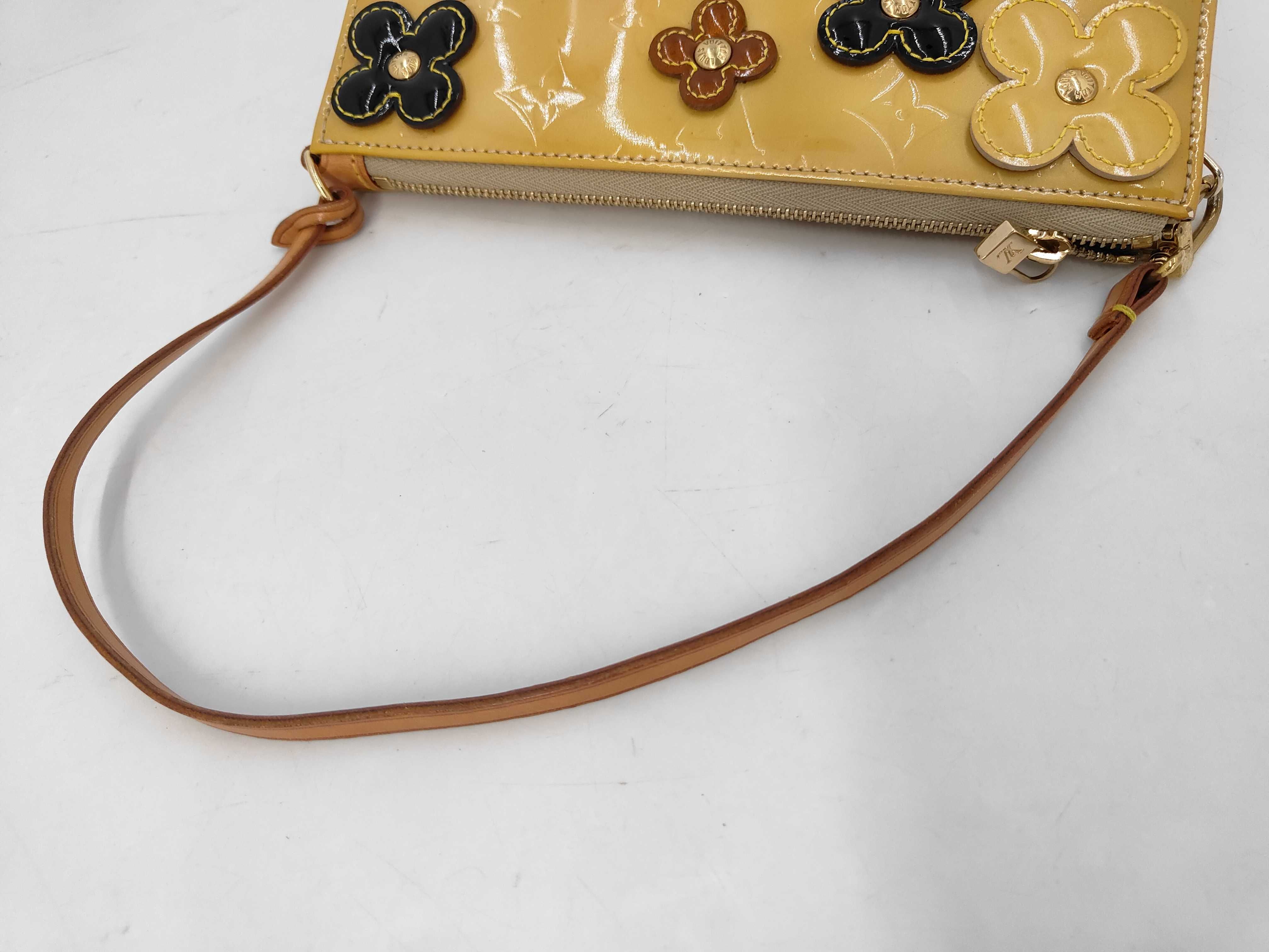 M92246 Vernis Flower Lexington Pouch — view 5