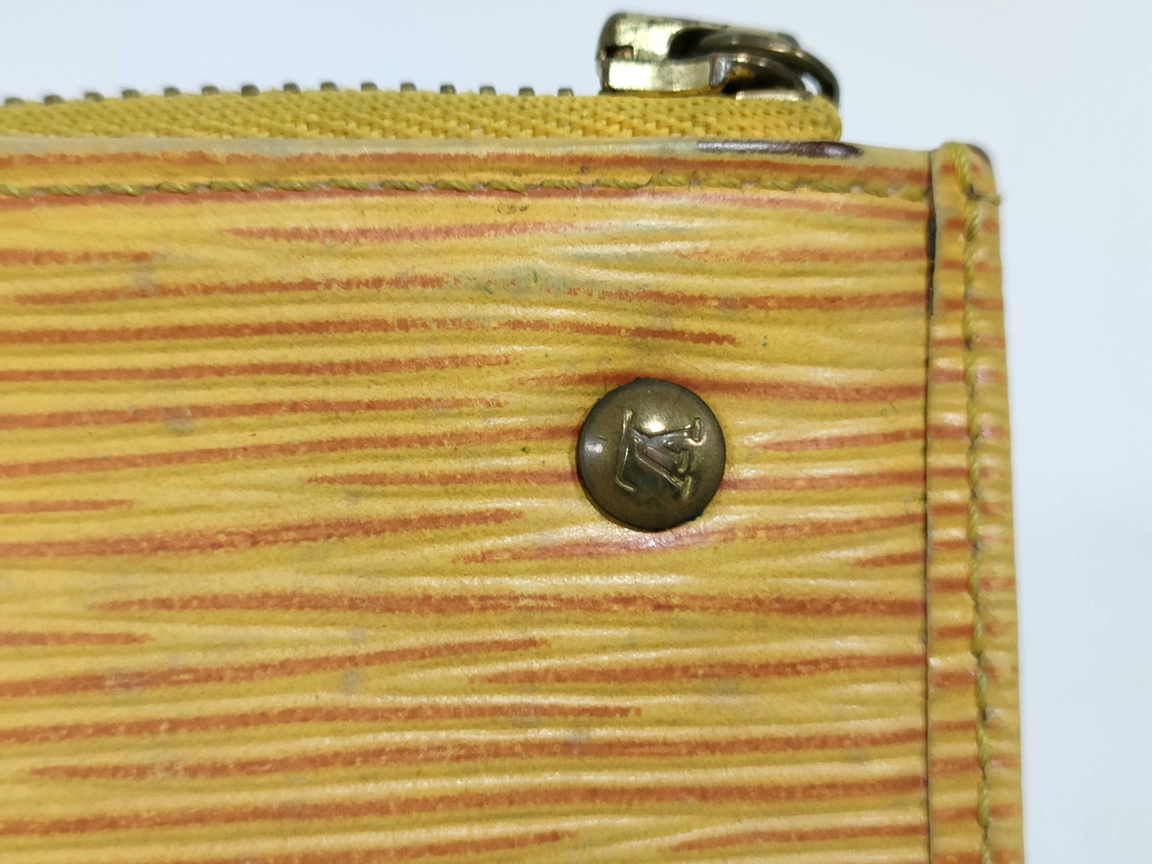 Epi Pochette Clé Coin Case Key Case — view 14