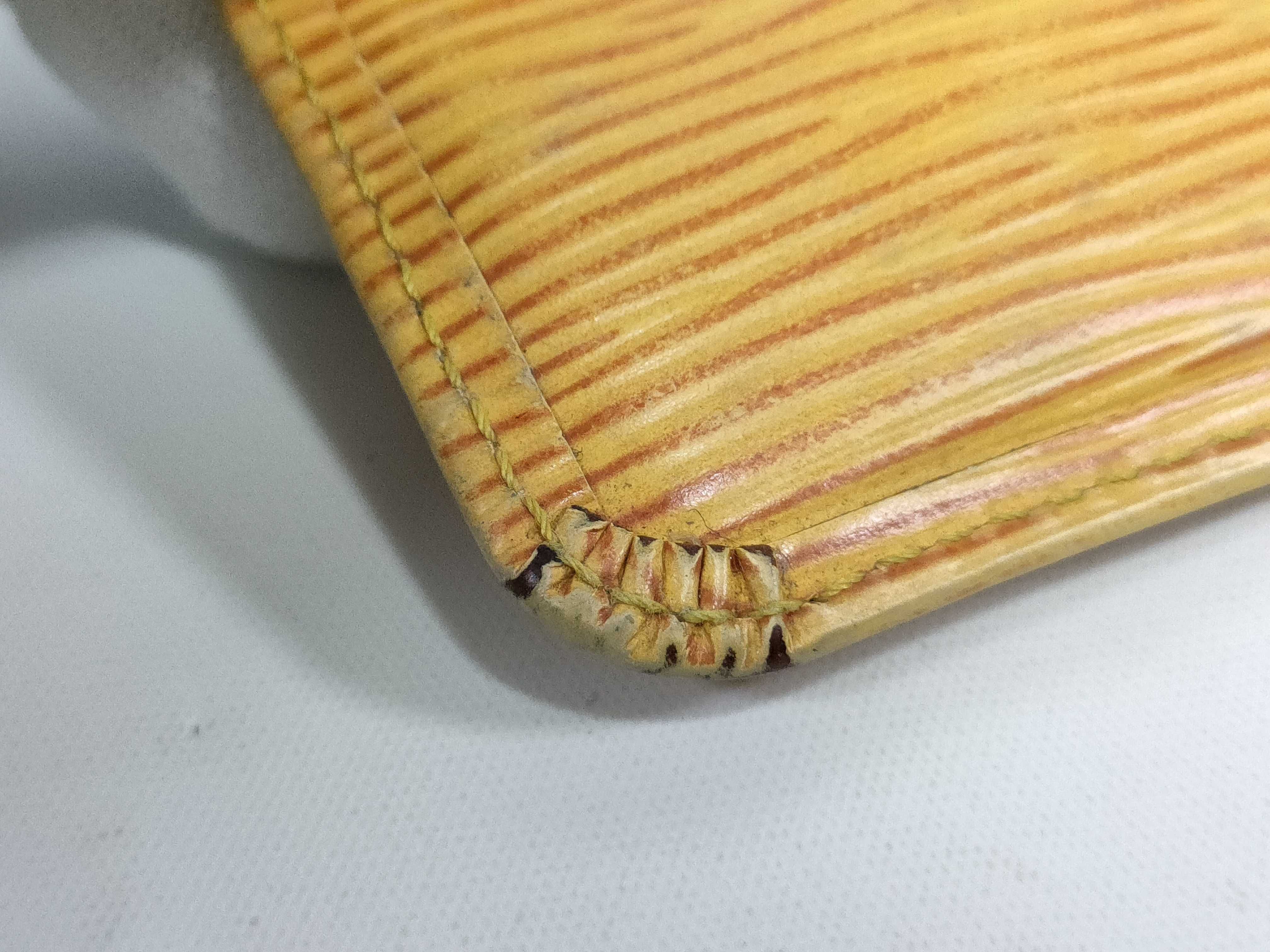 Epi Pochette Clé Coin Case Key Case — view 15