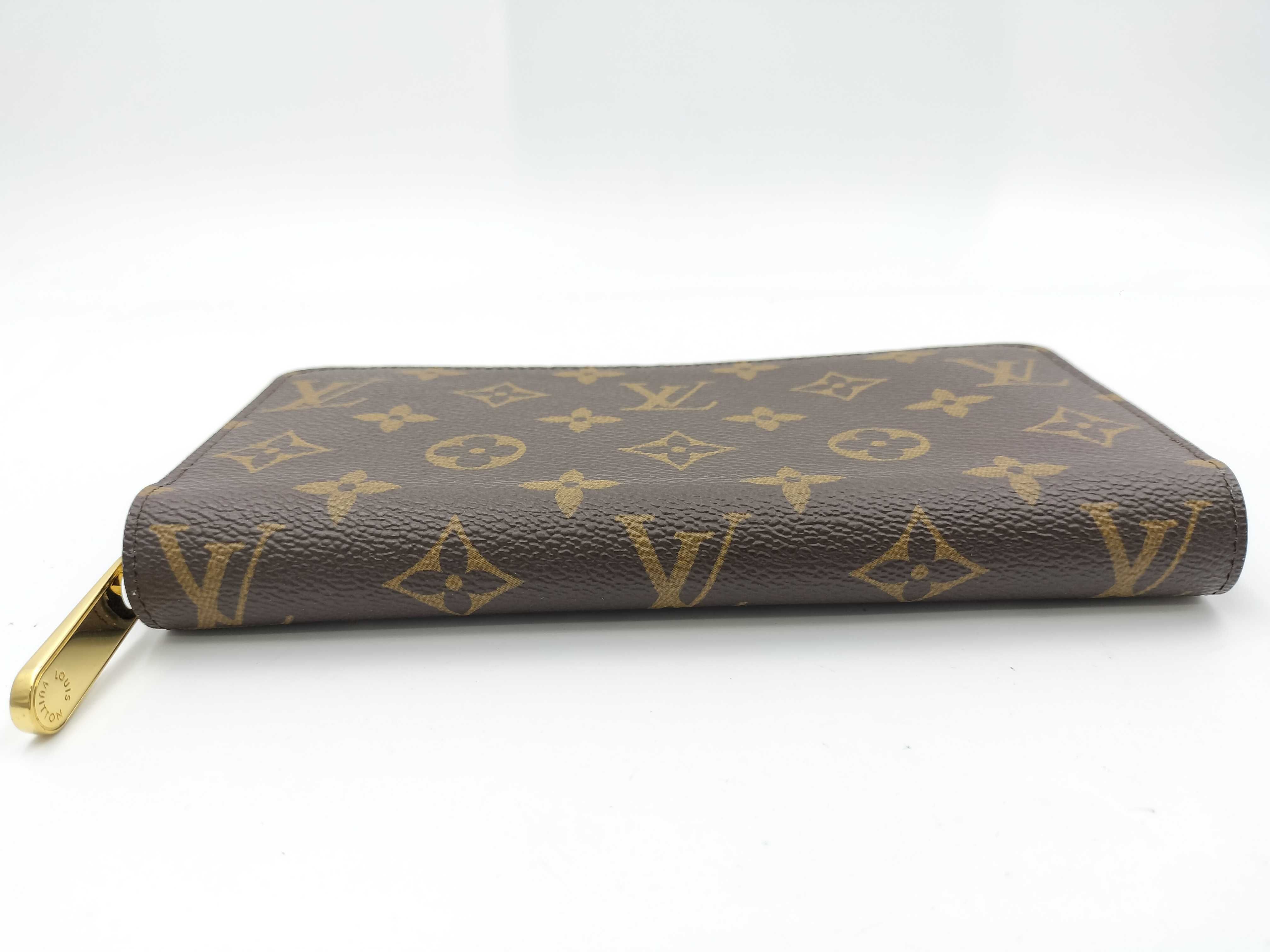 M42616 Wallet — view 3