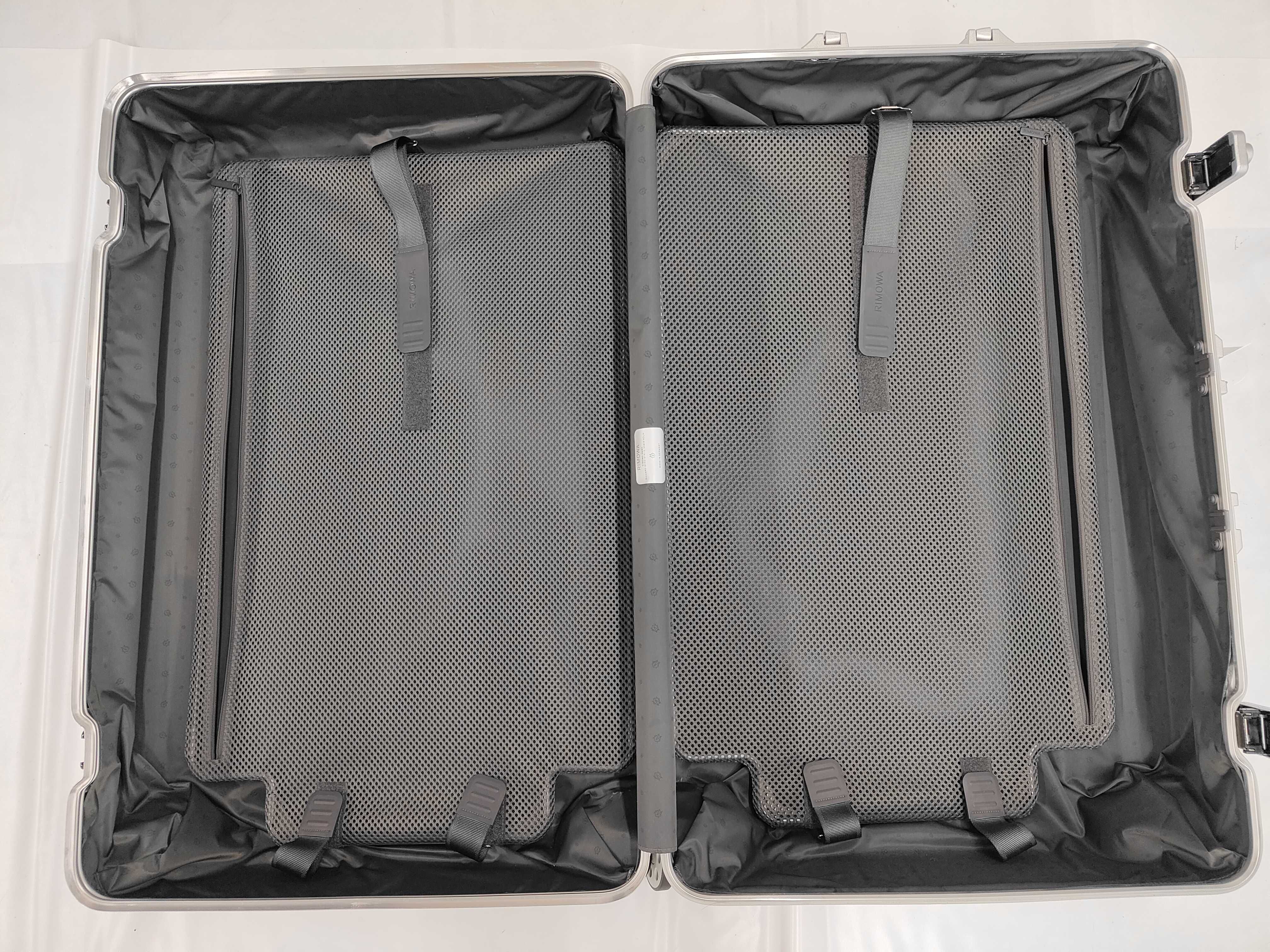Cabin Plus 4-Wheel Suitcase, Approx. 82L, Silver Aluminum — view 13