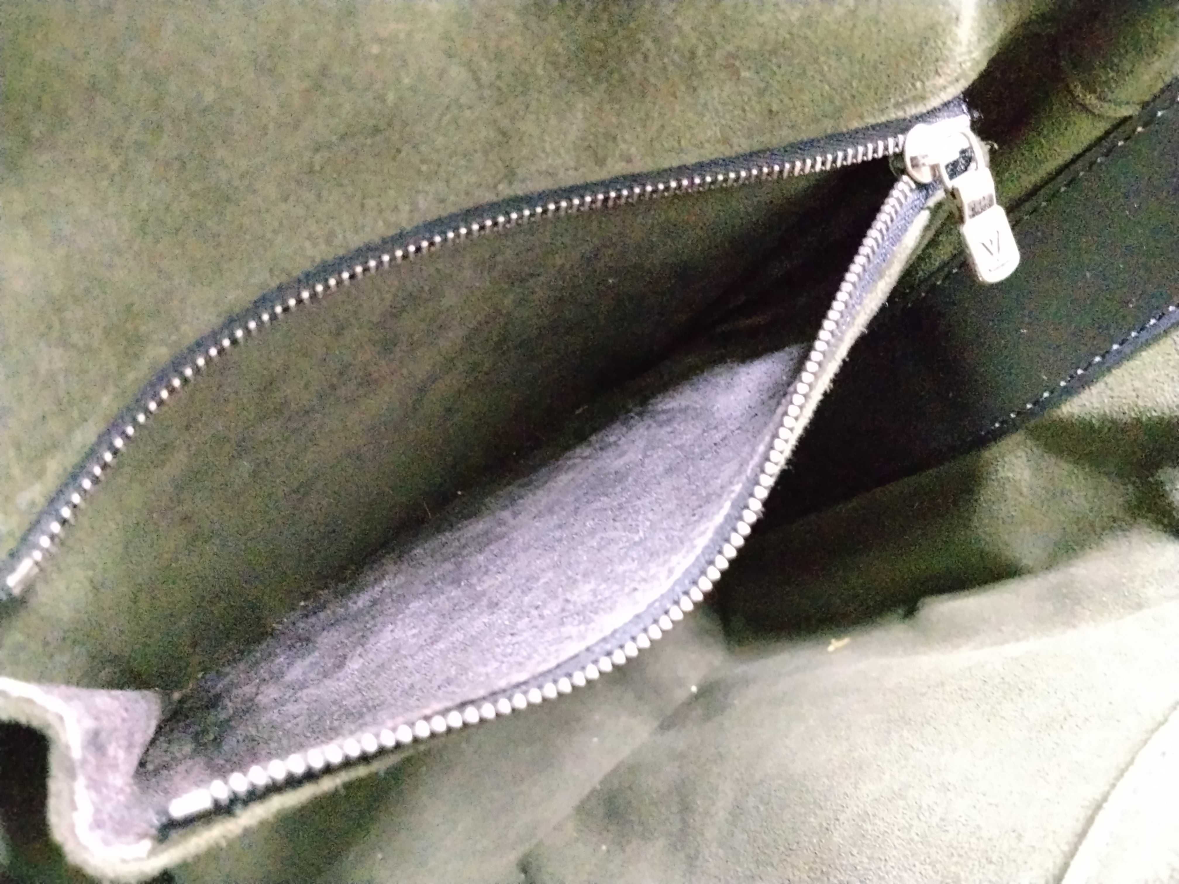 Epi M80161 Epi Sac Sou Noir Black Shoulder Bag — view 12