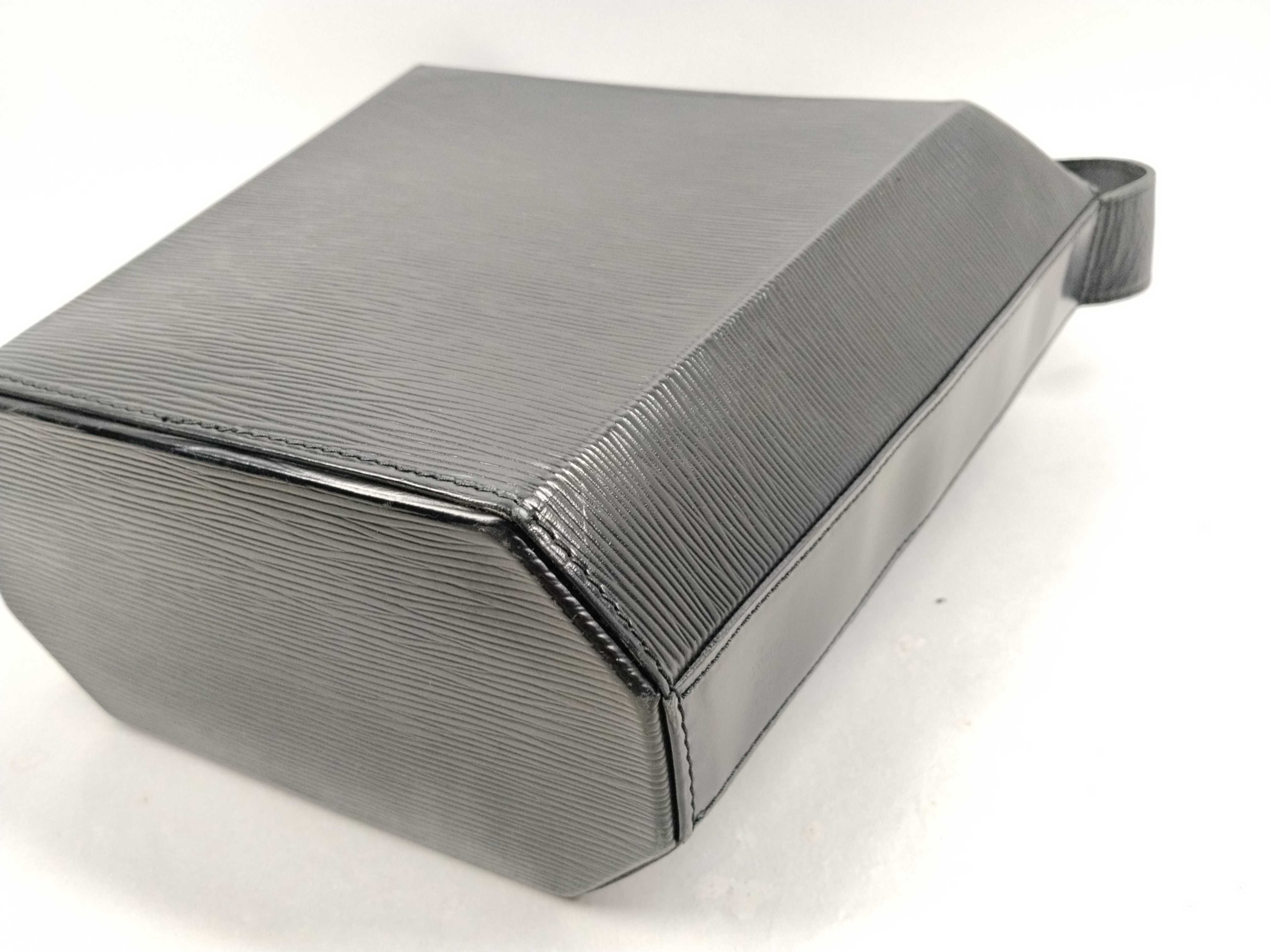 Epi M80161 Epi Sac Sou Noir Black Shoulder Bag — view 6