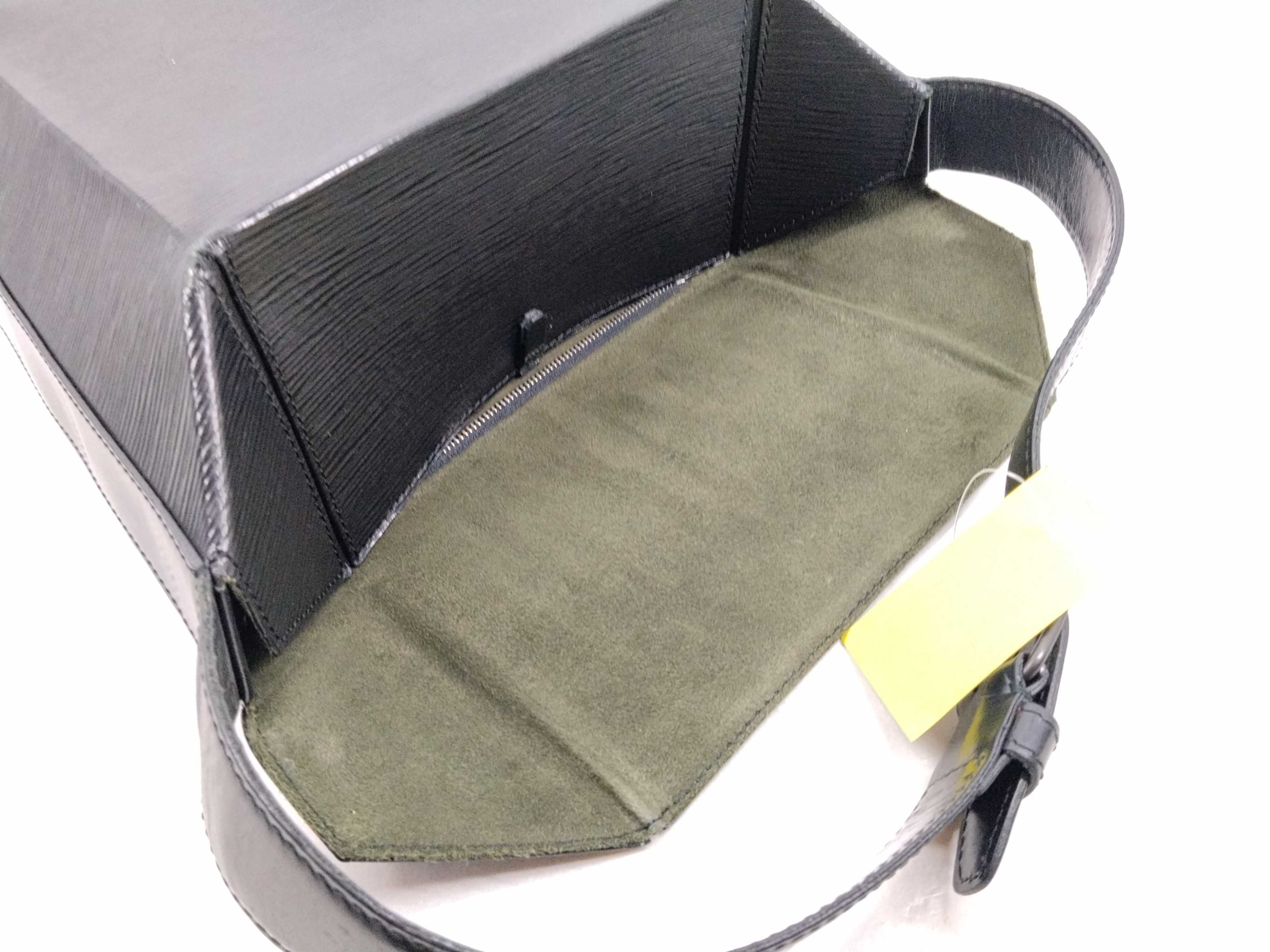 Epi M80161 Epi Sac Sou Noir Black Shoulder Bag — view 8