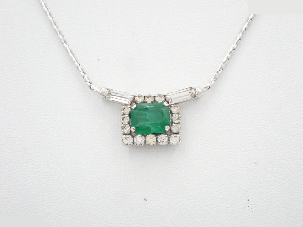 necklace, chain approximately 42cm