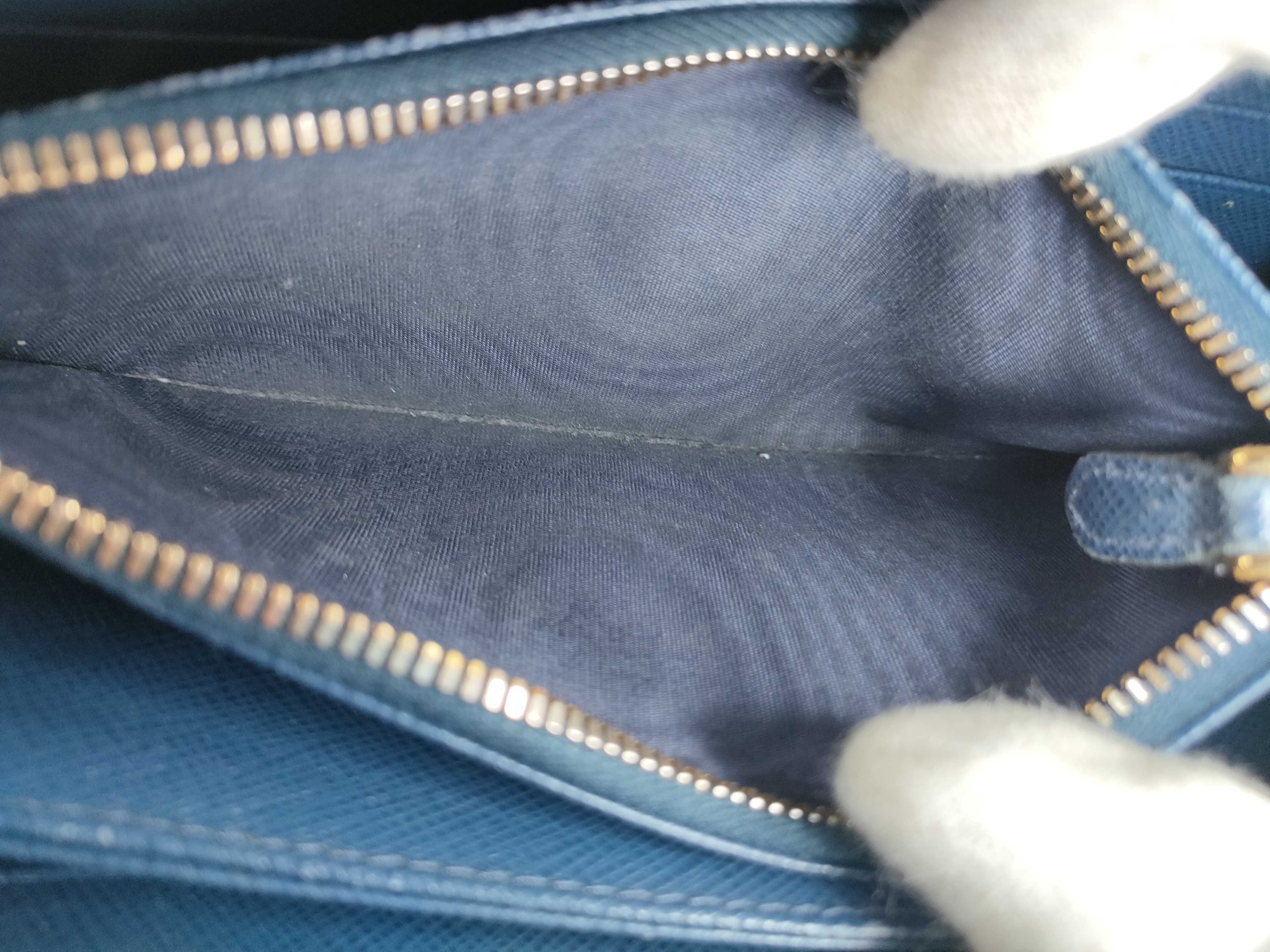 Saffiano Round Zip Wallet Blue Ribbon Wallet — view 11