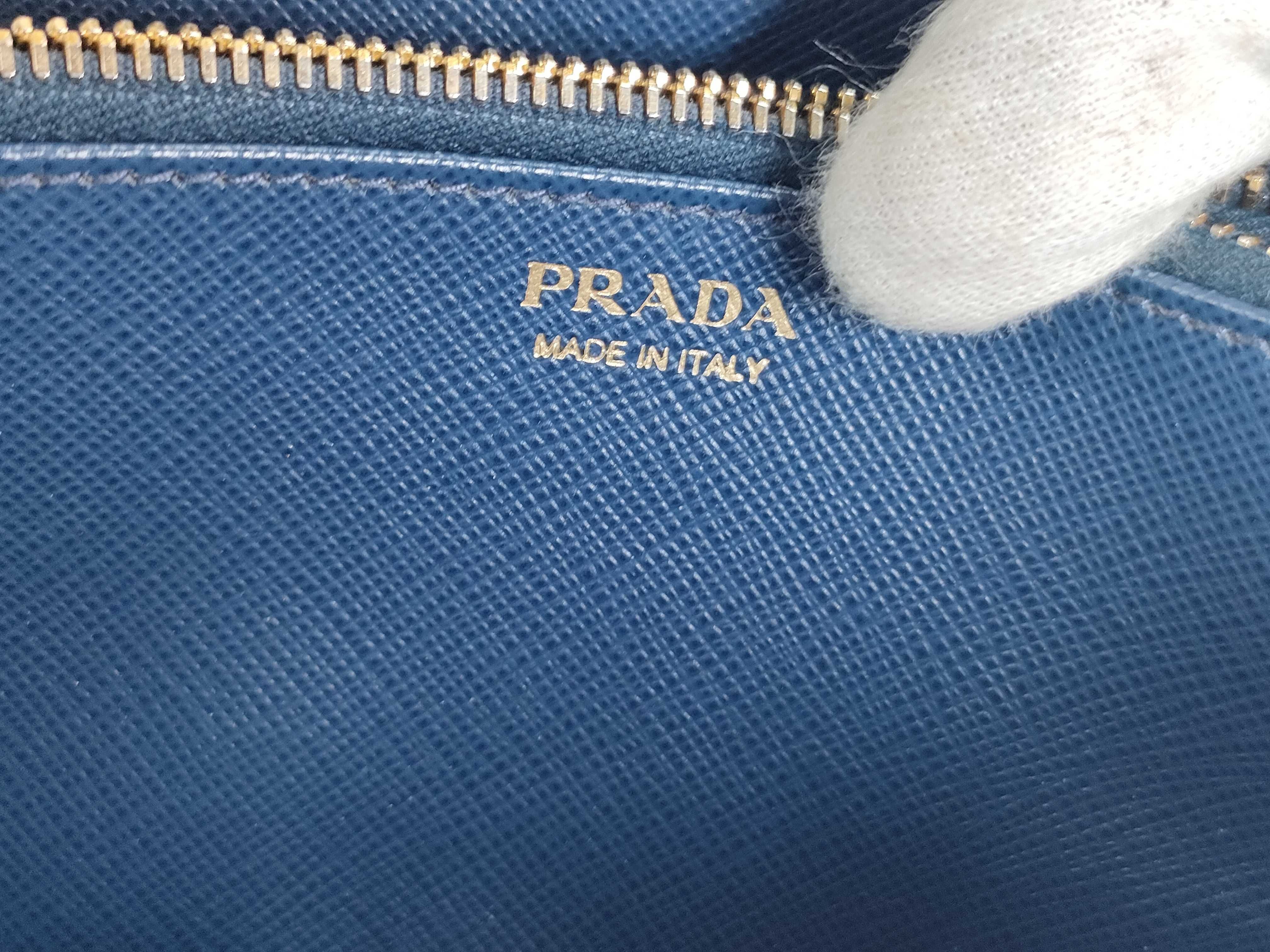 Saffiano Round Zip Wallet Blue Ribbon Wallet — view 12